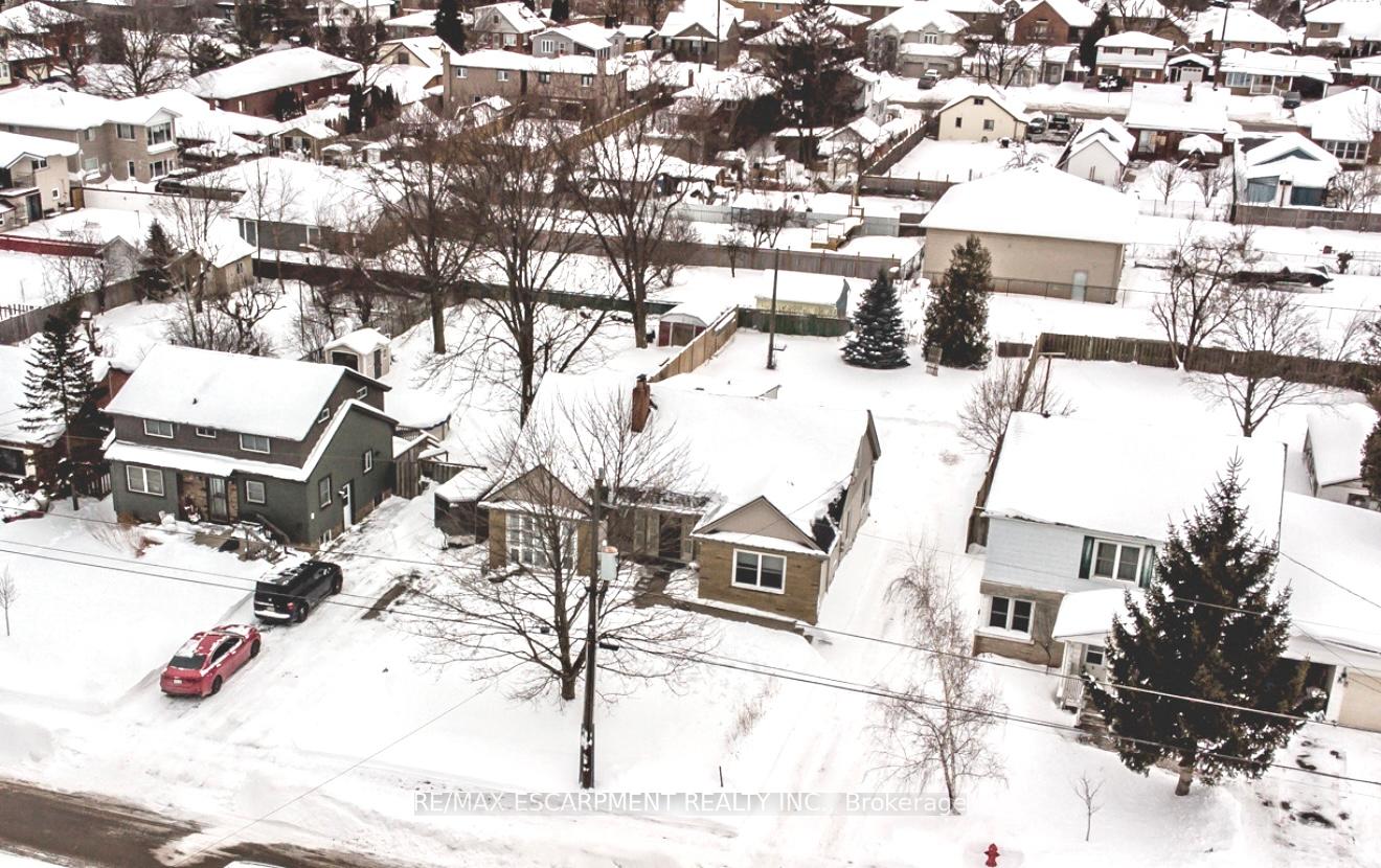 Photo 39 of 34 Norwich Road, Hamilton, Stoney Creek — HOMEH