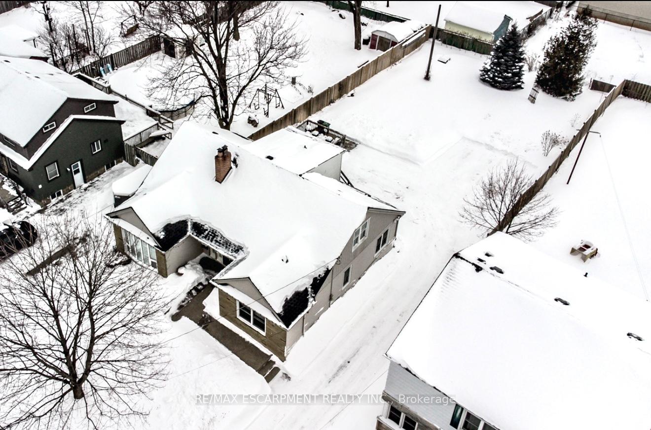 Photo 40 of 34 Norwich Road, Hamilton, Stoney Creek — HOMEH