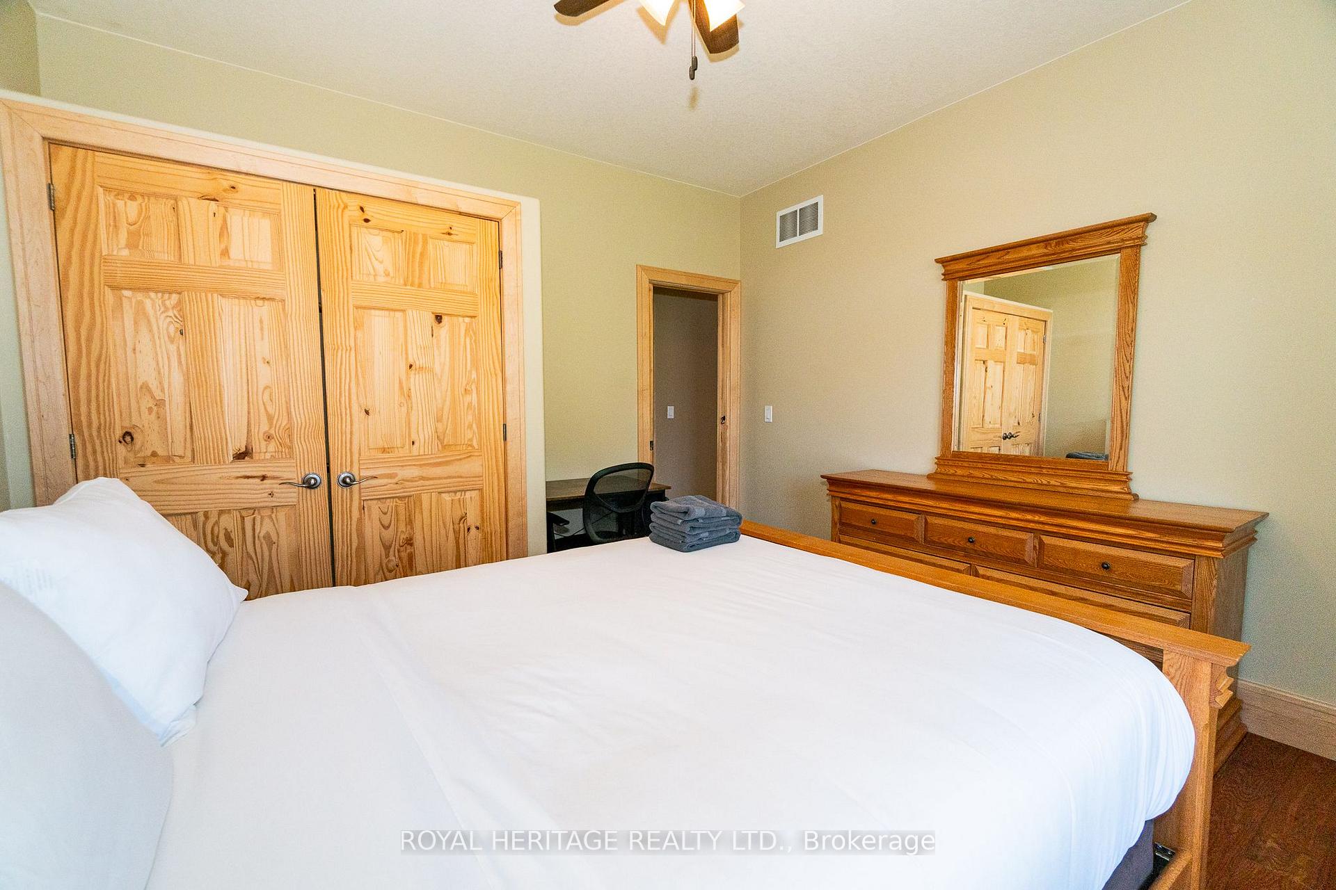 Photo 18 of 15 Lake Street, Kearney — HOMEH