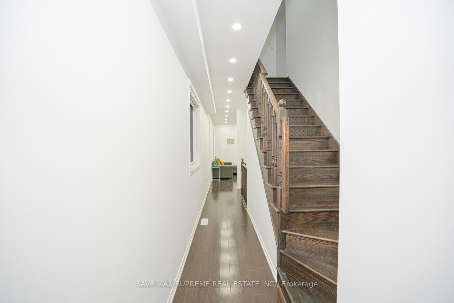 Photo 6 of 10 Banas Way, Brampton, Northwest Brampton — HOMEH