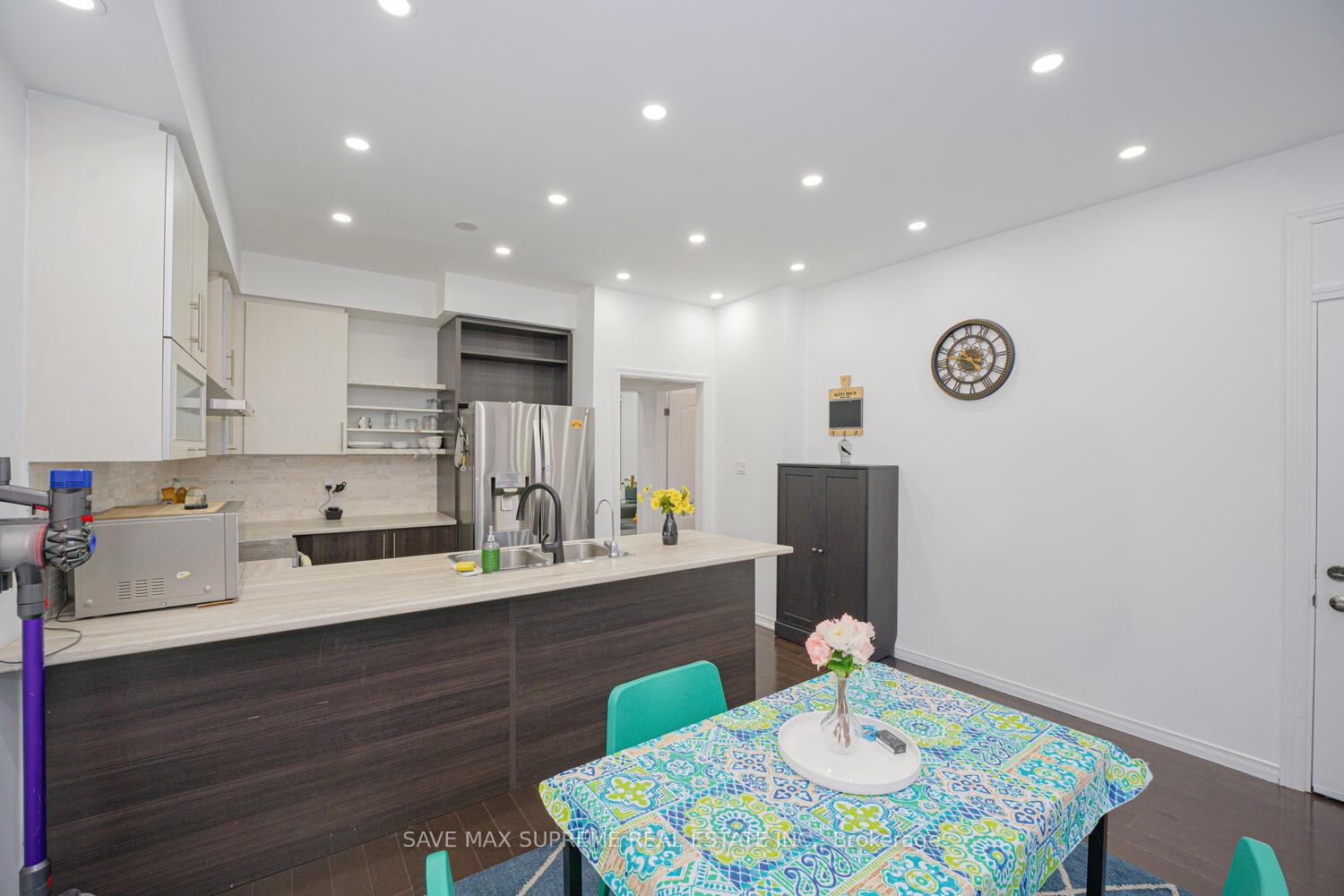 Photo 12 of 10 Banas Way, Brampton, Northwest Brampton — HOMEH
