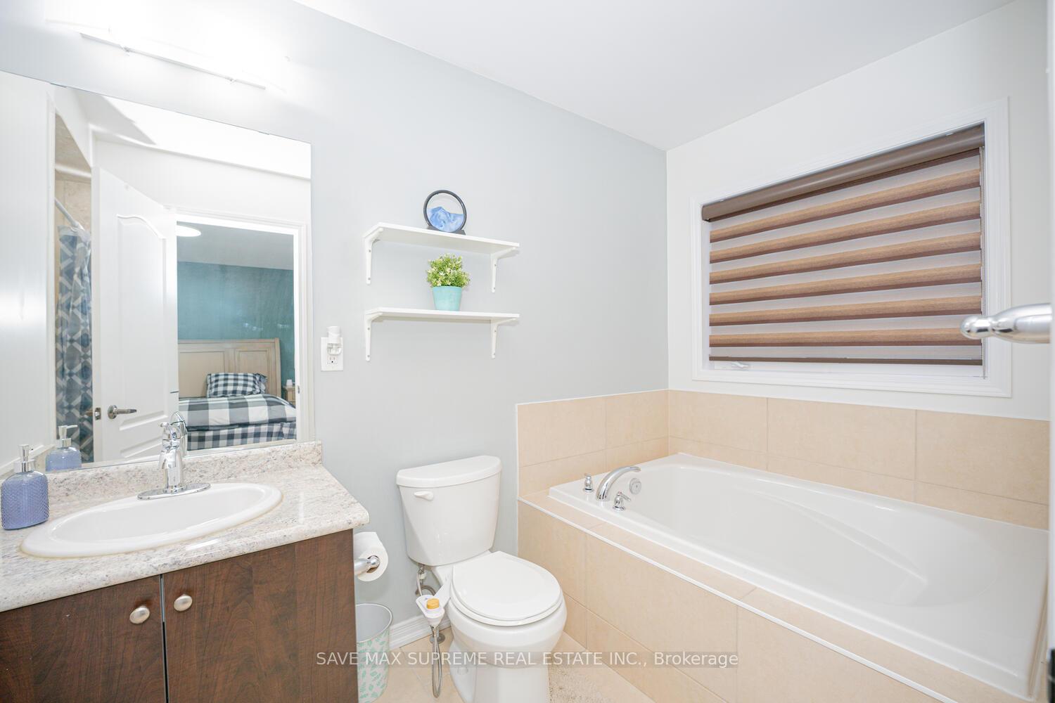 Photo 24 of 10 Banas Way, Brampton, Northwest Brampton — HOMEH