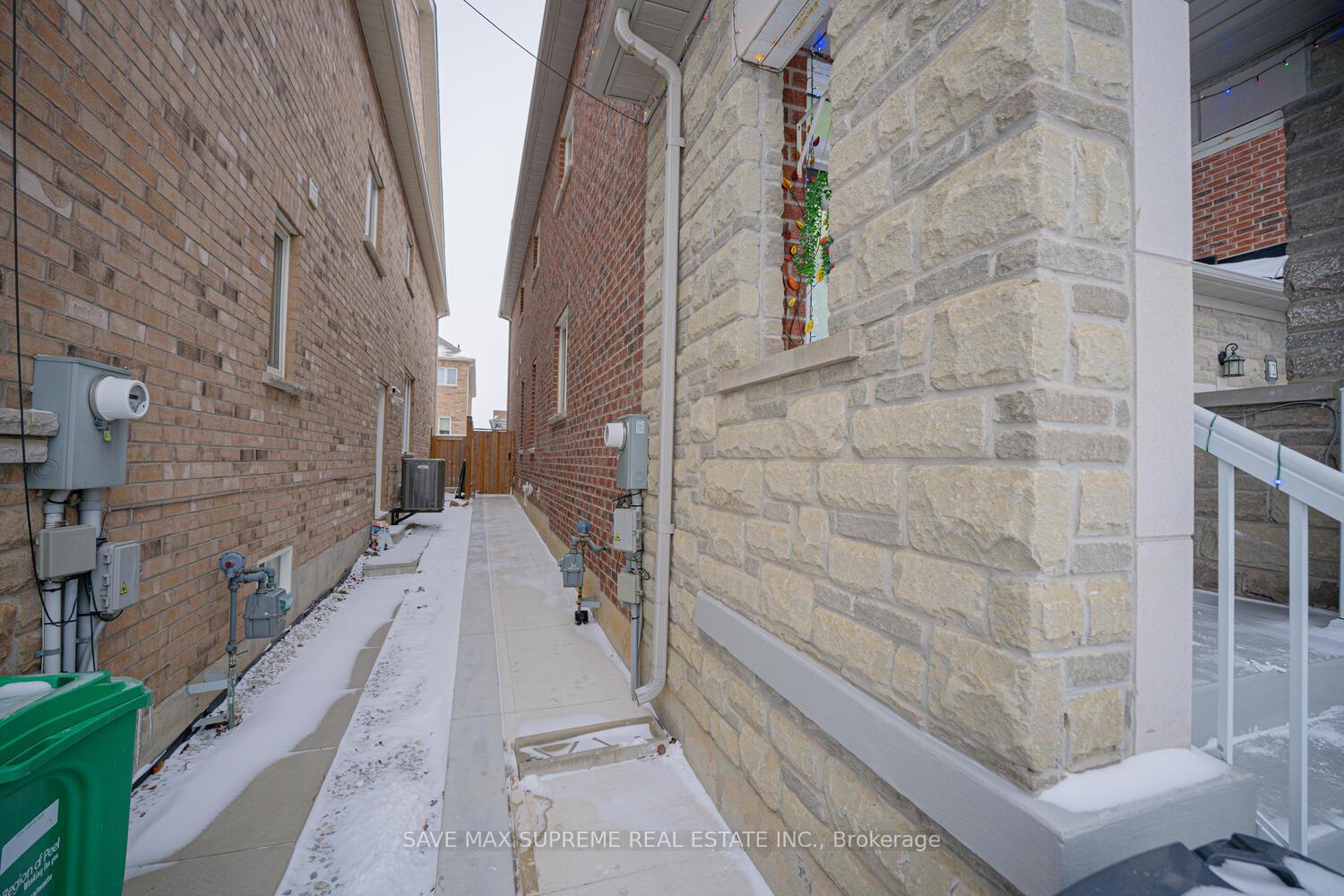 Photo 34 of 10 Banas Way, Brampton, Northwest Brampton — HOMEH
