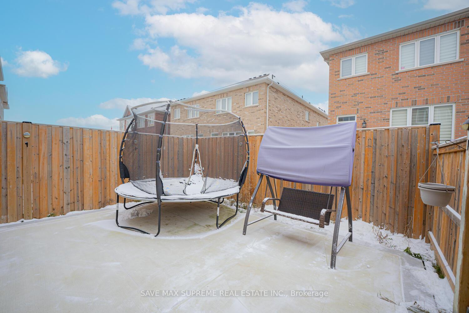 Photo 36 of 10 Banas Way, Brampton, Northwest Brampton — HOMEH