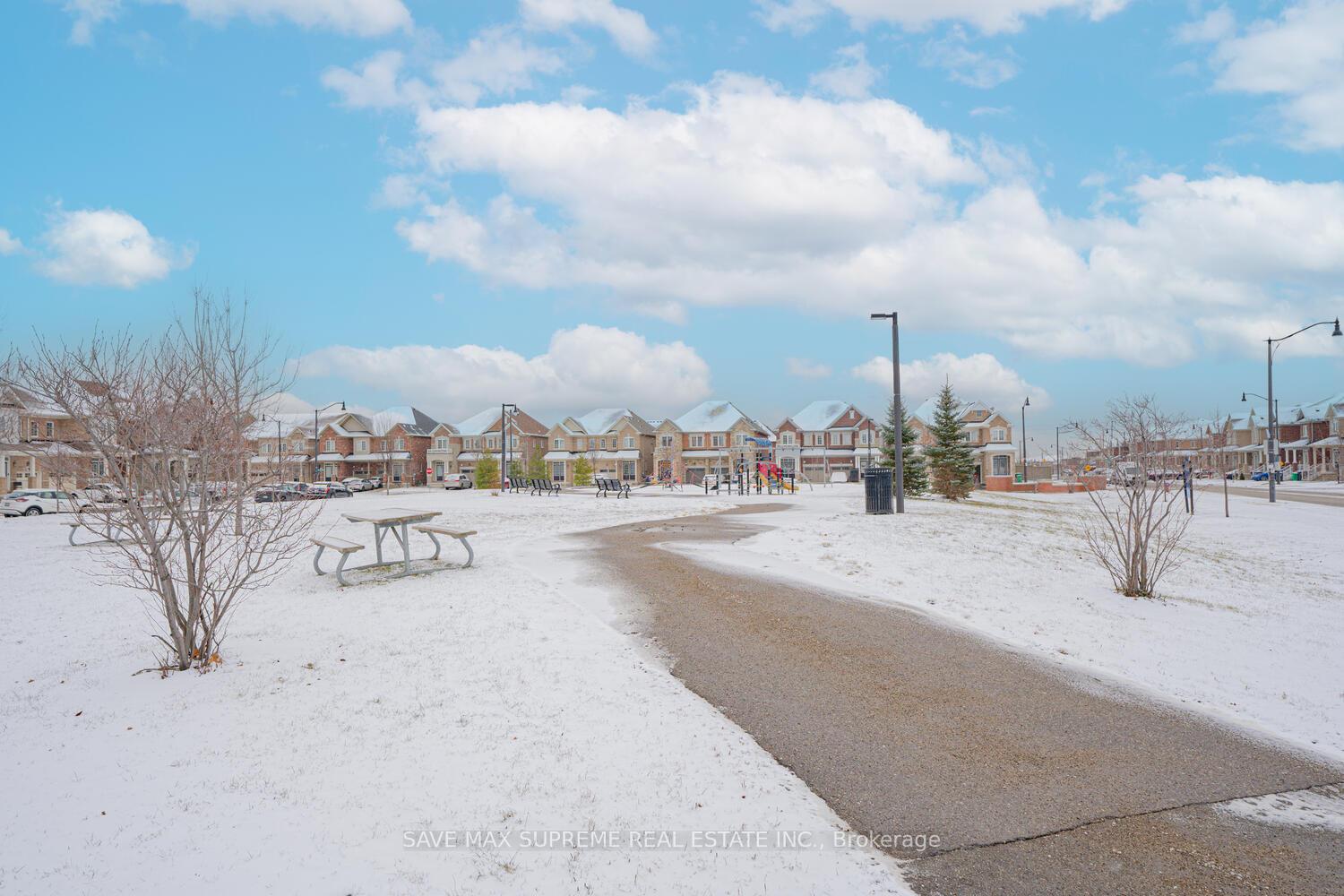 Photo 39 of 10 Banas Way, Brampton, Northwest Brampton — HOMEH