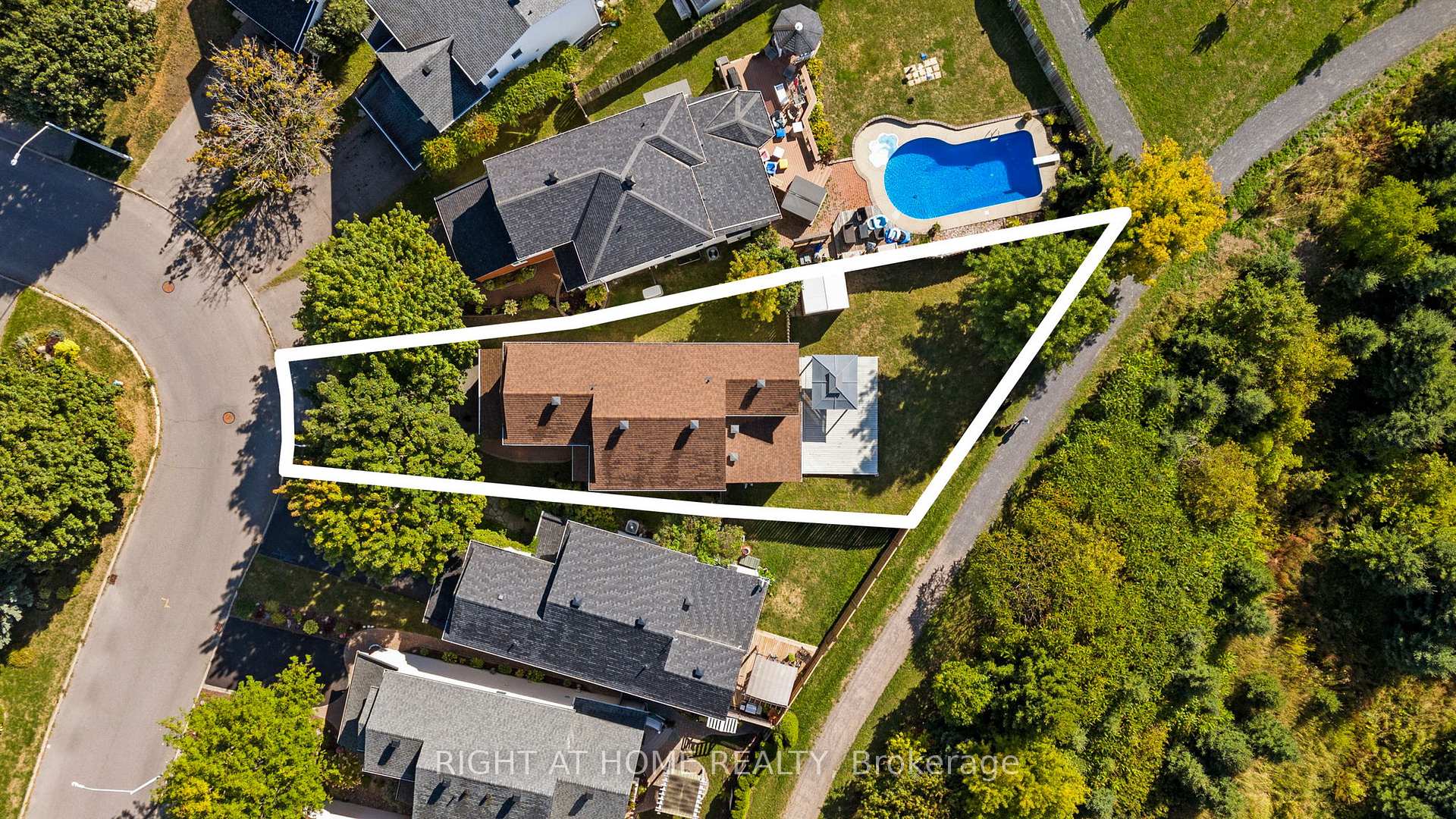 Photo 39 of 4134 Wolfe Point Way, Ottawa, Riverside South/Gloucester Glen — HOMEH