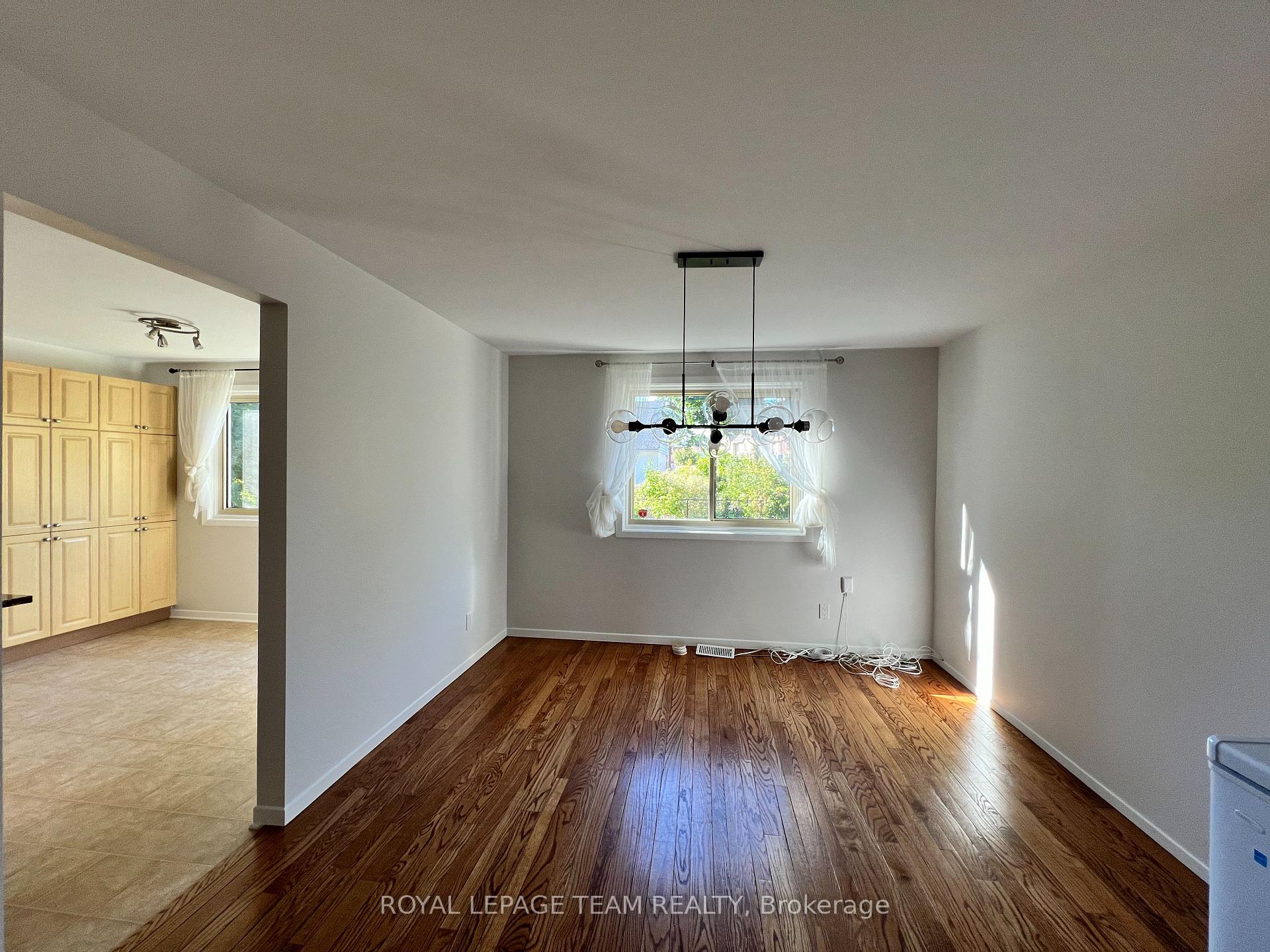 Photo 8 of 49 Farm Gate Crescent, Ottawa, Borden Farm/Stewart Farm/Carleton Heights/Parkwood Hills — HOMEH