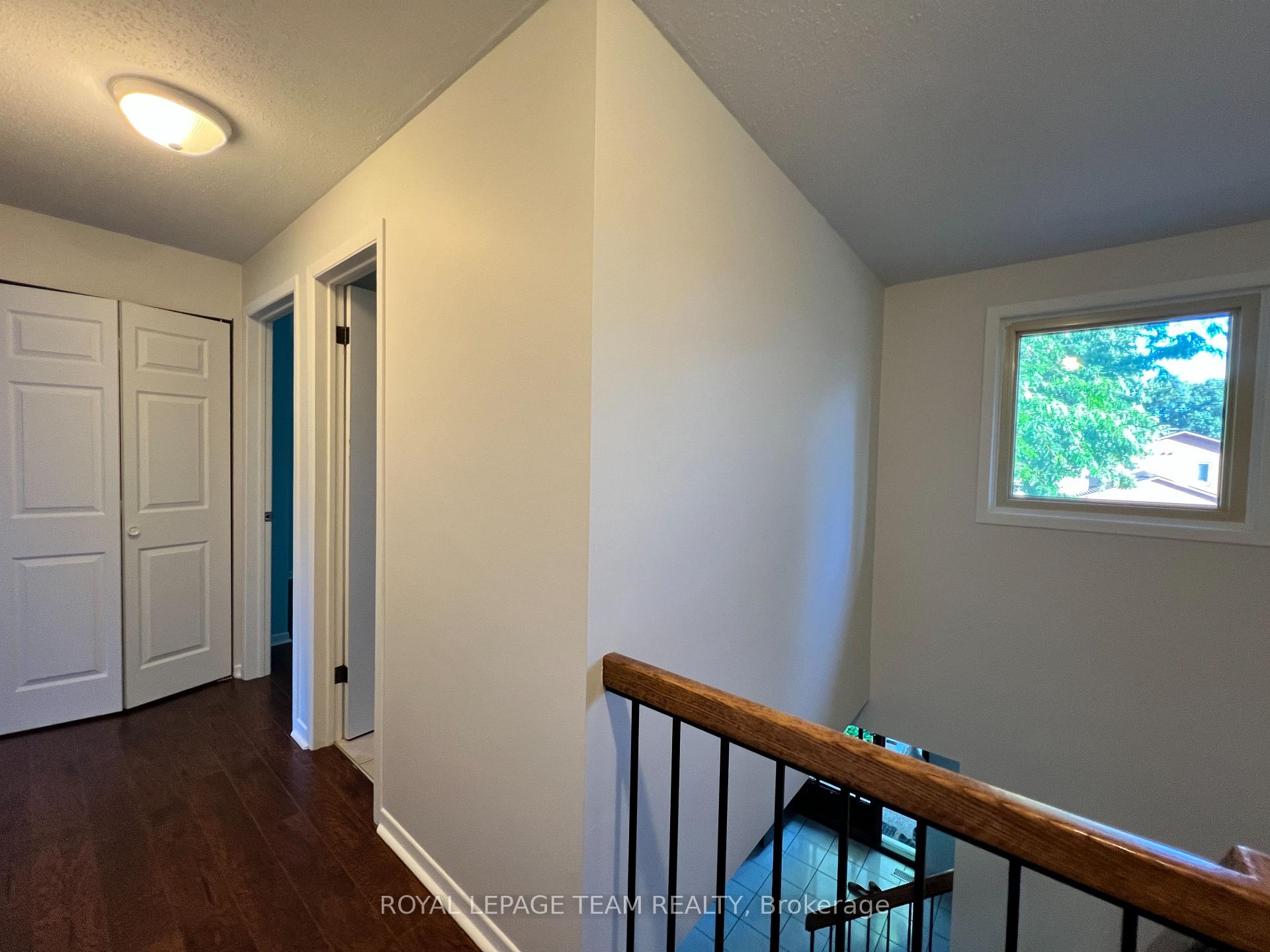 Photo 14 of 49 Farm Gate Crescent, Ottawa, Borden Farm/Stewart Farm/Carleton Heights/Parkwood Hills — HOMEH