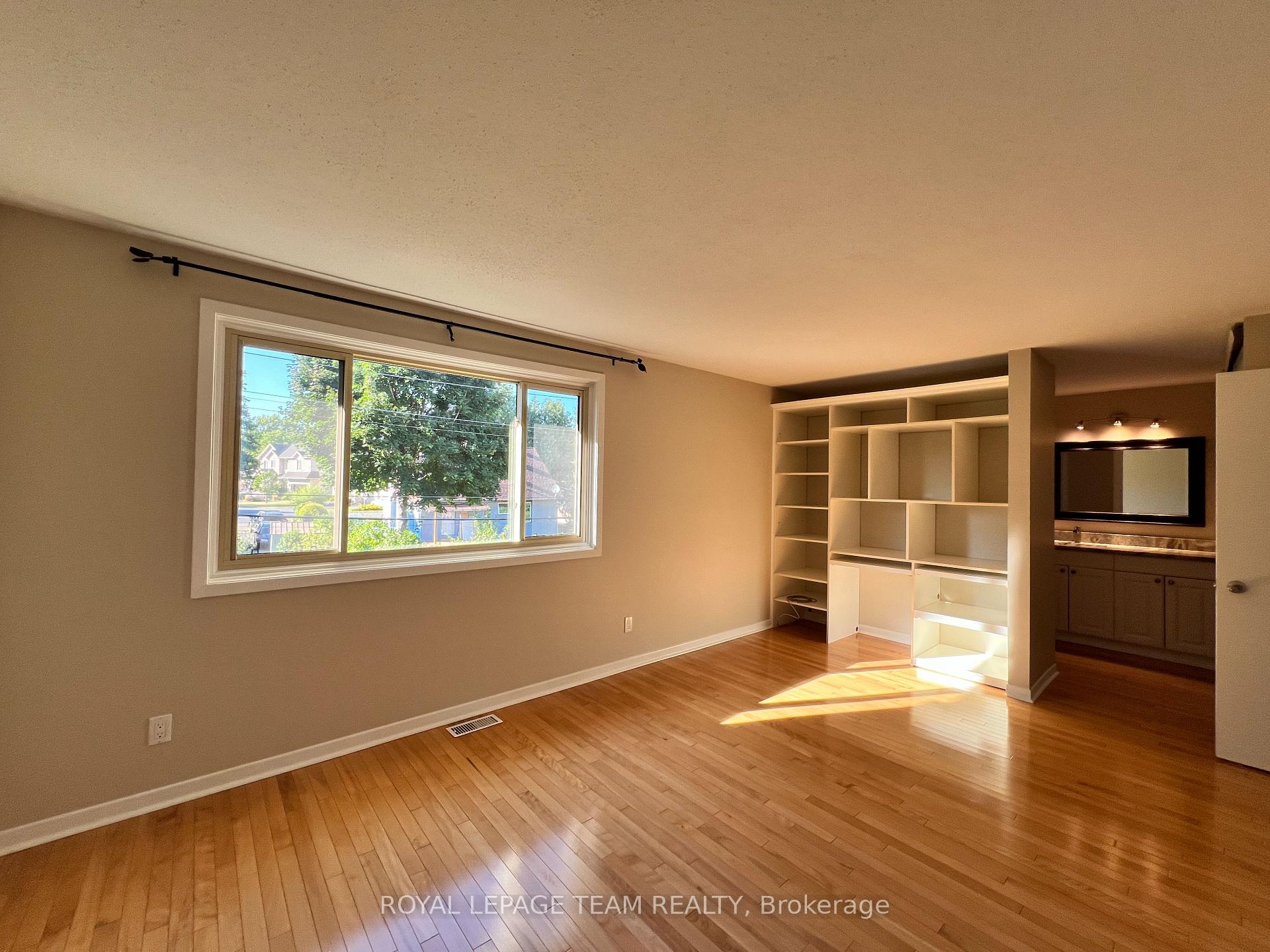 Photo 19 of 49 Farm Gate Crescent, Ottawa, Borden Farm/Stewart Farm/Carleton Heights/Parkwood Hills — HOMEH