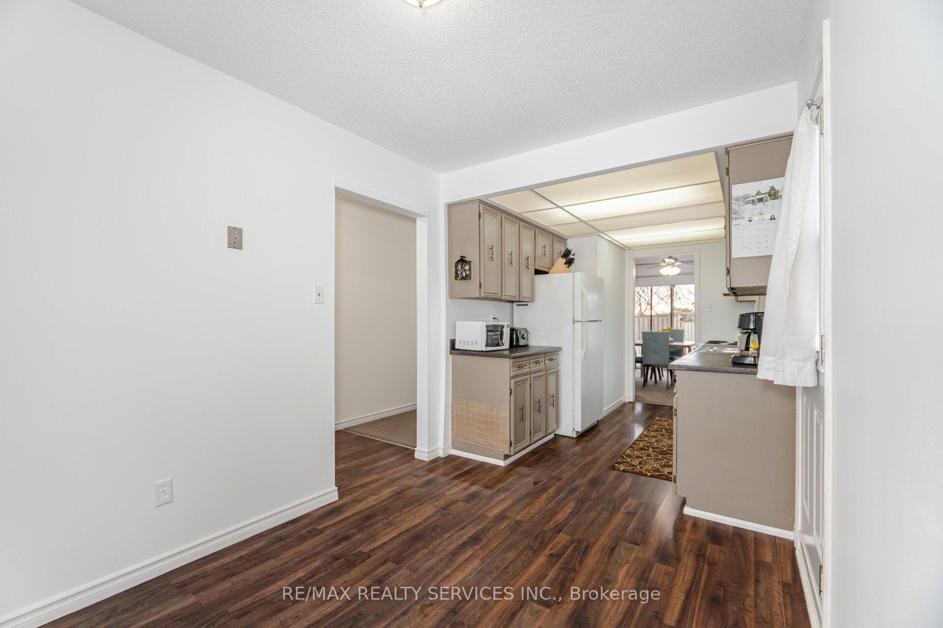 Photo 6 of 76 Simmons Boulevard, Brampton, Madoc — HOMEH