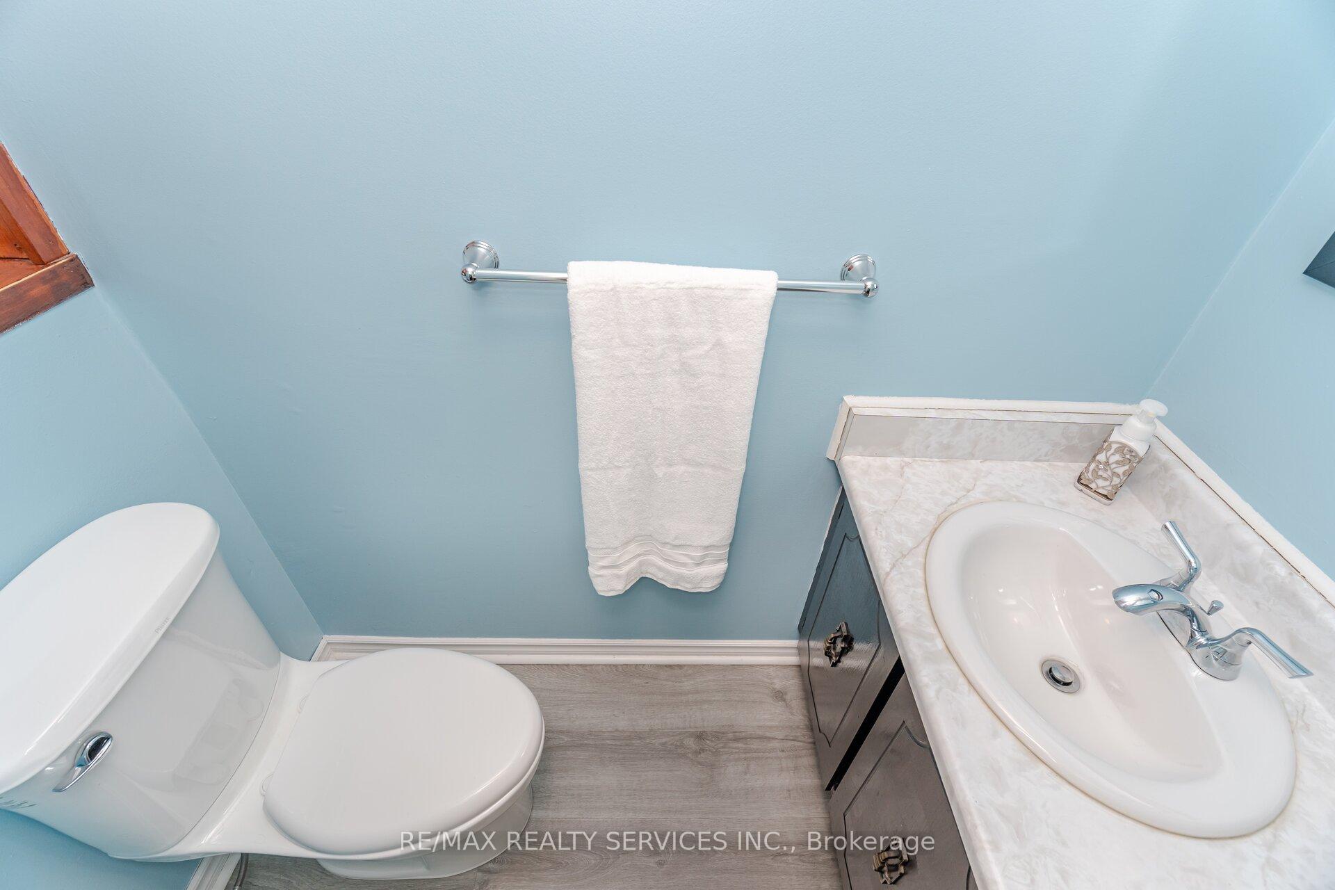 Photo 13 of 76 Simmons Boulevard, Brampton, Madoc — HOMEH