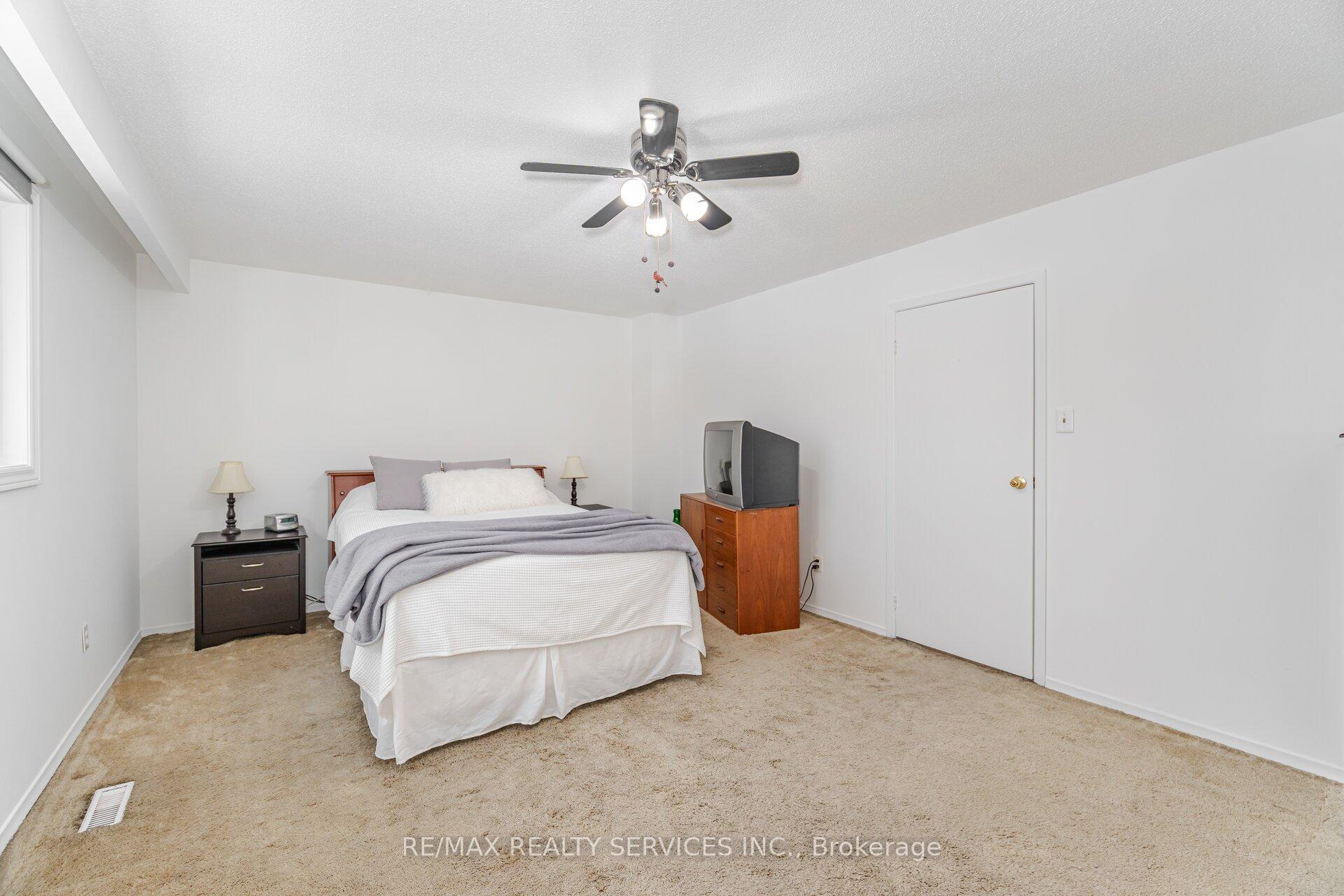 Photo 15 of 76 Simmons Boulevard, Brampton, Madoc — HOMEH