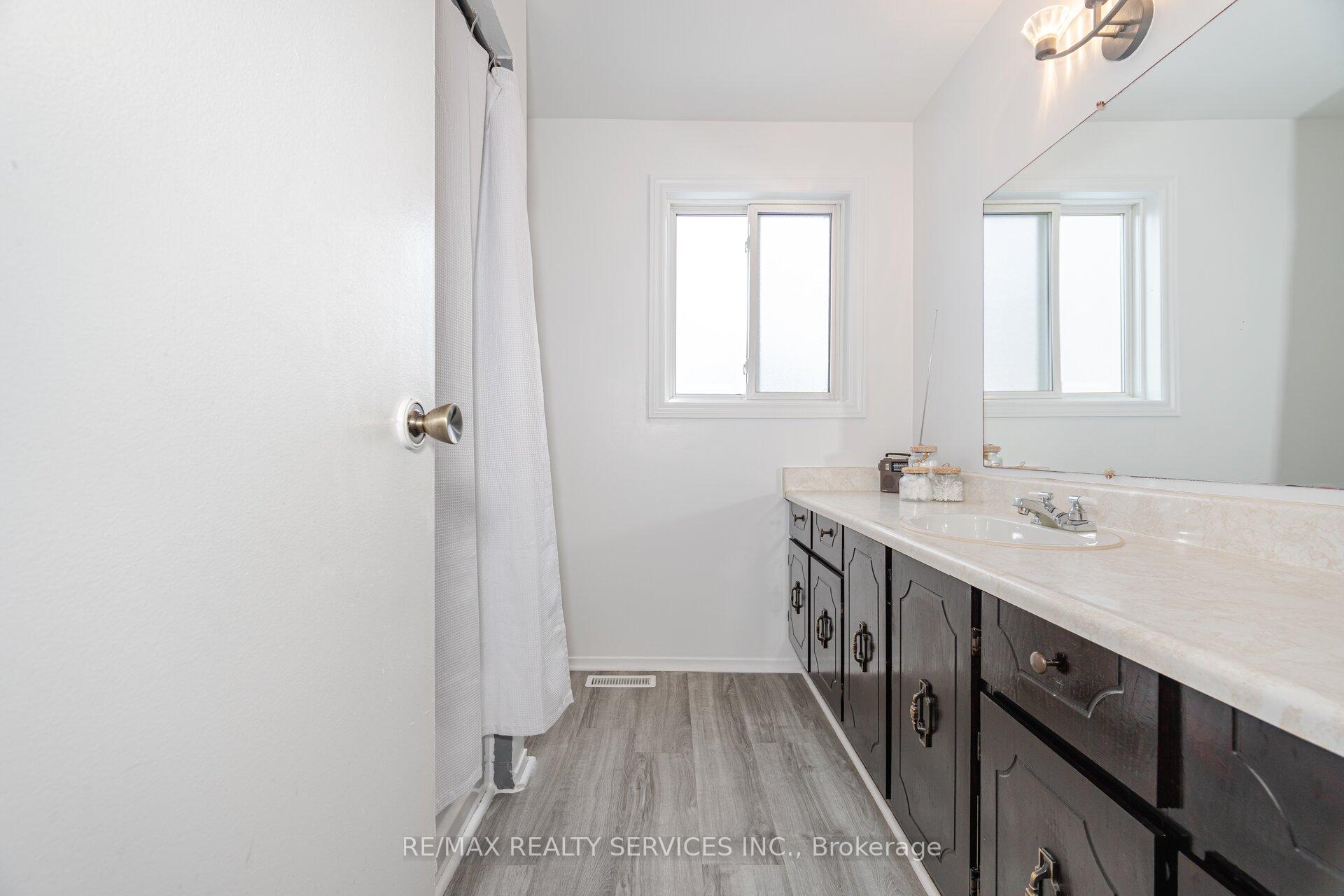 Photo 20 of 76 Simmons Boulevard, Brampton, Madoc — HOMEH