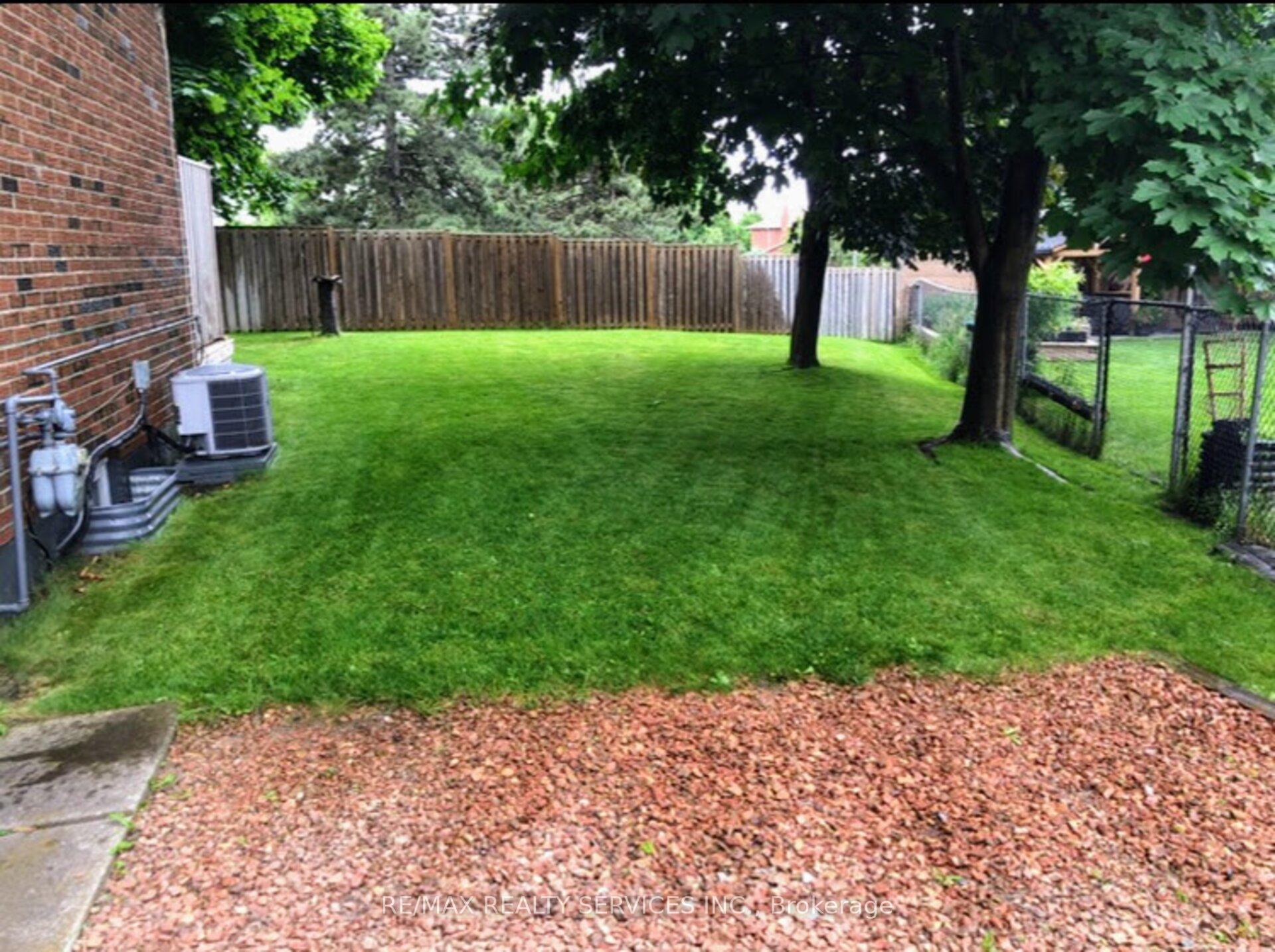 Photo 39 of 76 Simmons Boulevard, Brampton, Madoc — HOMEH