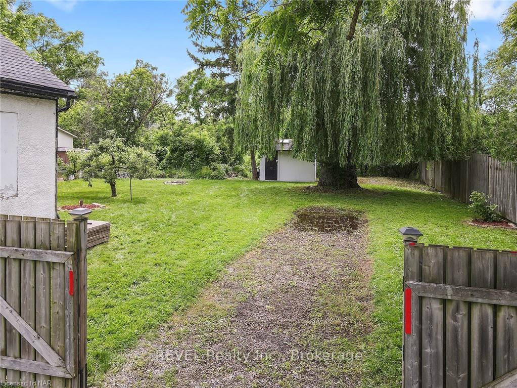 Photo 3 of 131 Oakdale Avenue, St. Catharines, Oakdale — HOMEH