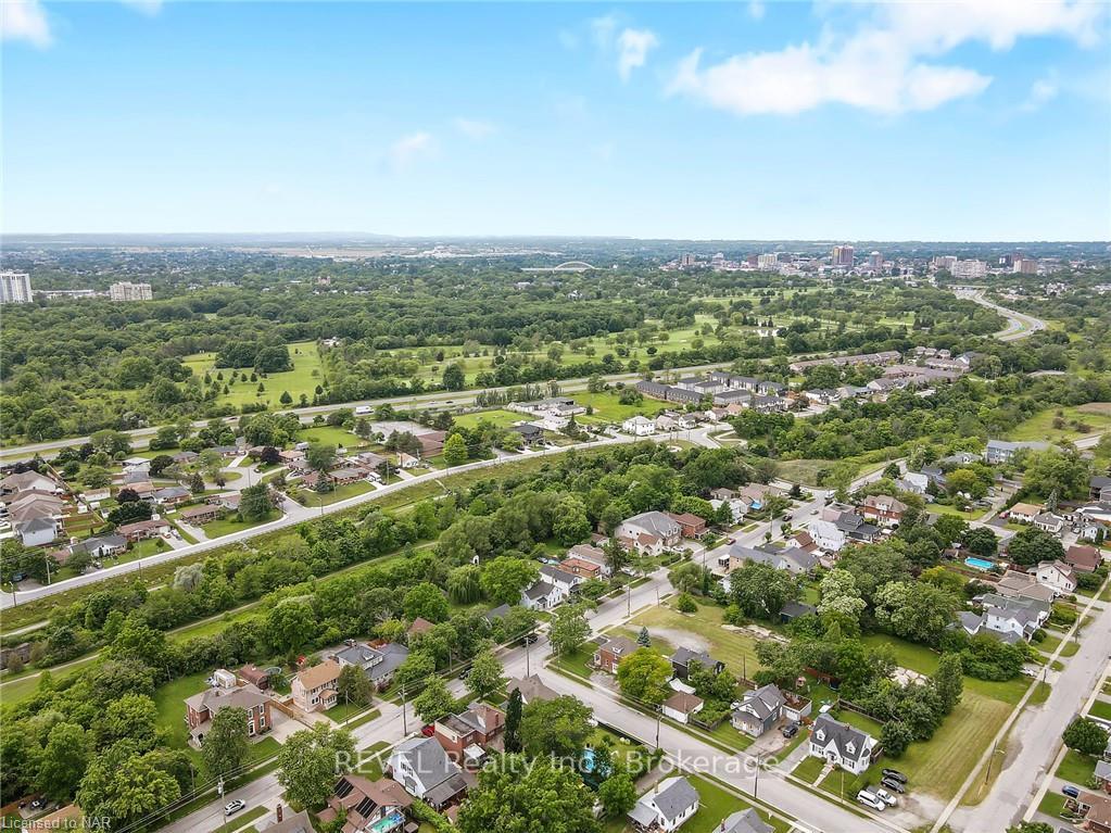 Photo 11 of 131 Oakdale Avenue, St. Catharines, Oakdale — HOMEH