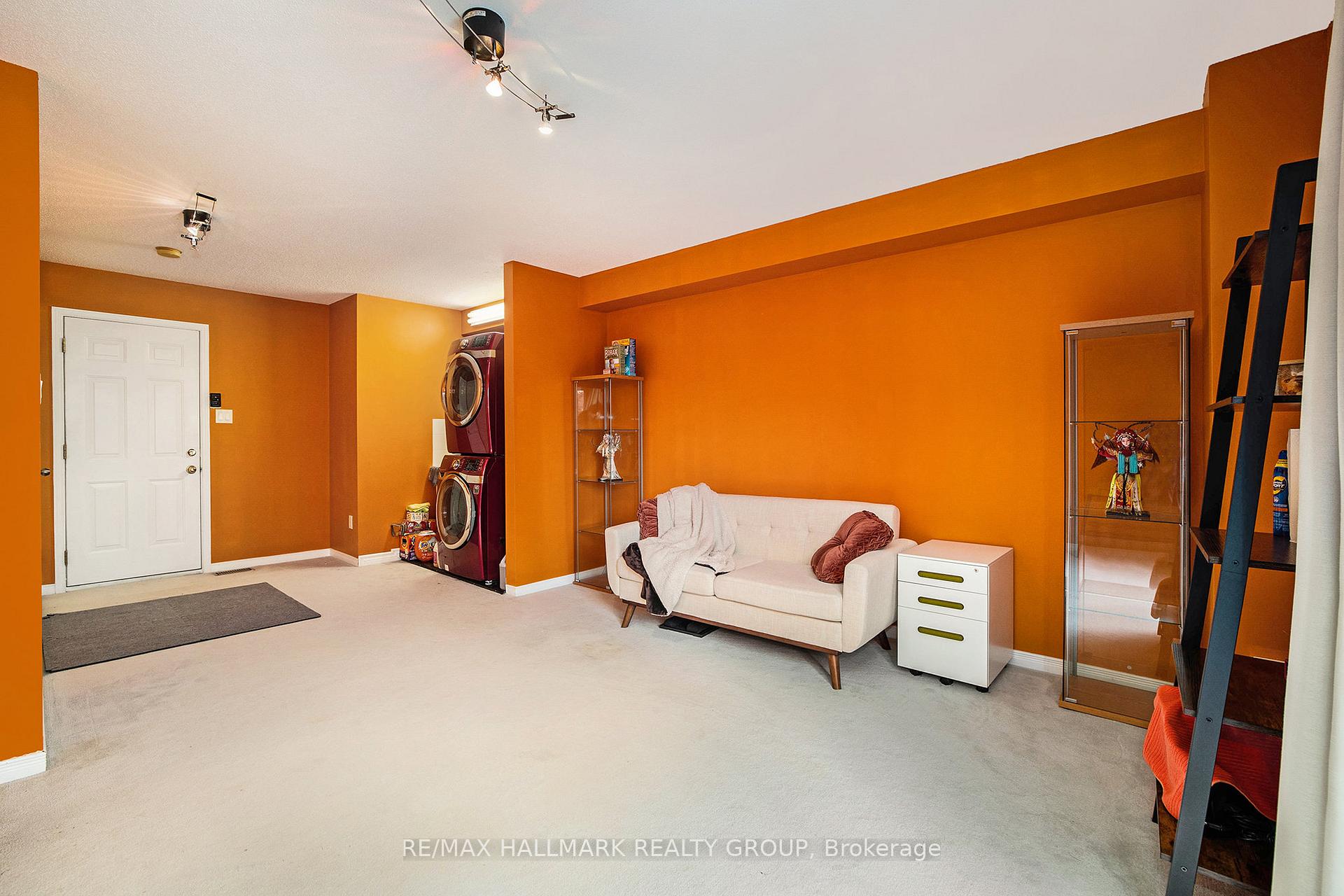 Photo 13 of 63 Manhattan Crescent, Ottawa, Central Park — HOMEH