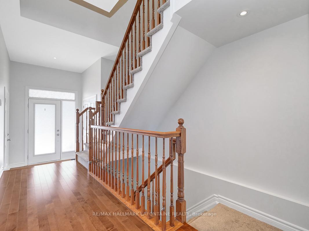 Photo 2 of 695 Putney Crescent, Ottawa, Stittsville (South) — HOMEH