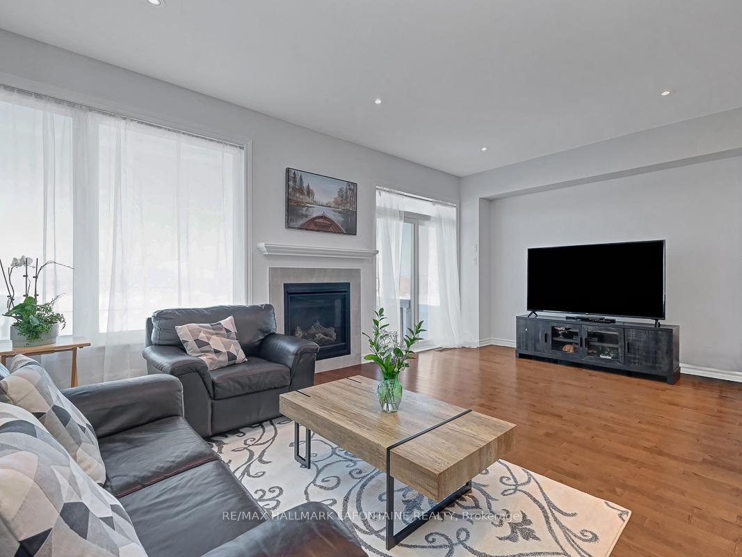 Photo 4 of 695 Putney Crescent, Ottawa, Stittsville (South) — HOMEH