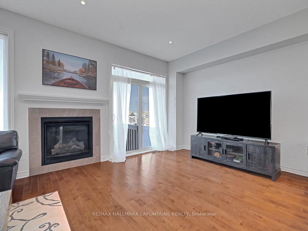Photo 8 of 695 Putney Crescent, Ottawa, Stittsville (South) — HOMEH