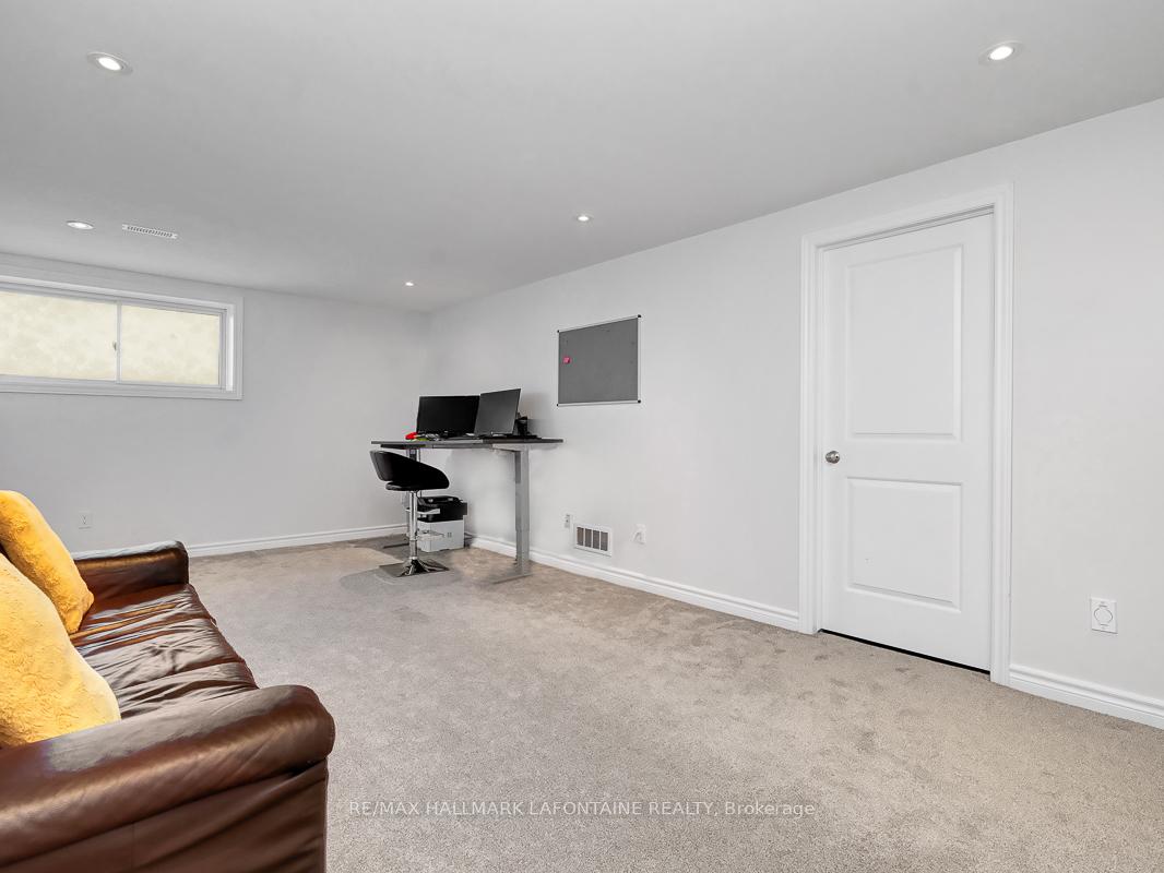 Photo 32 of 695 Putney Crescent, Ottawa, Stittsville (South) — HOMEH