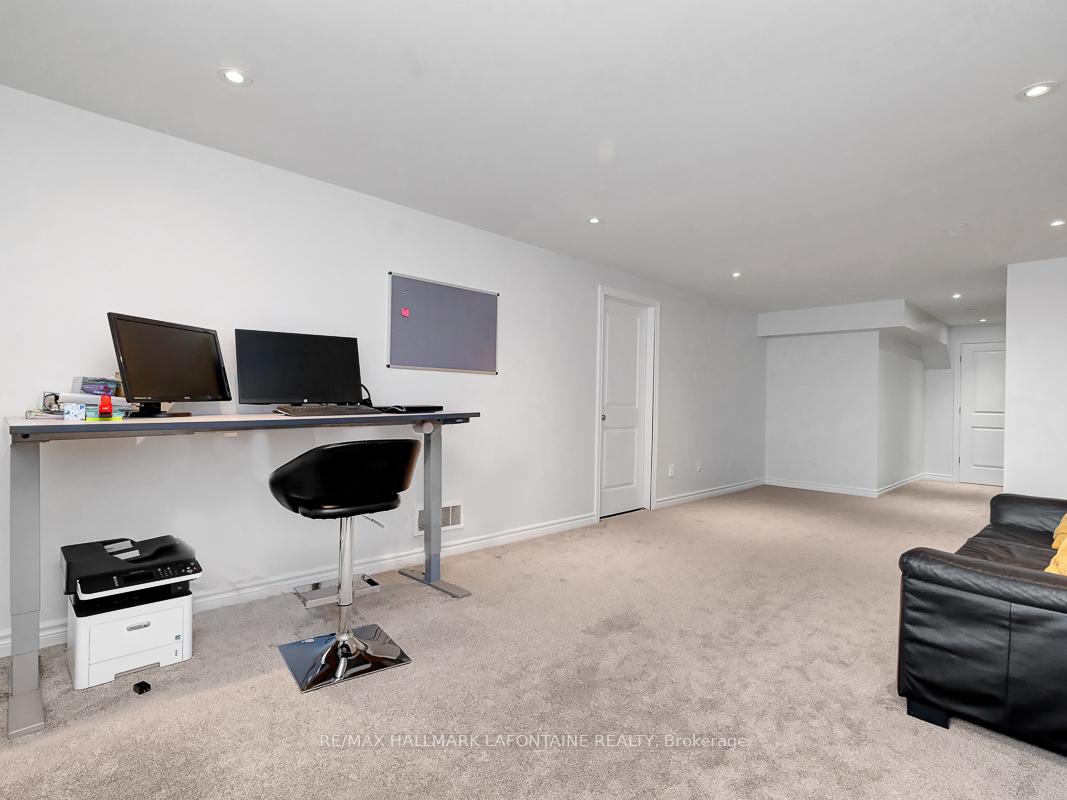 Photo 33 of 695 Putney Crescent, Ottawa, Stittsville (South) — HOMEH