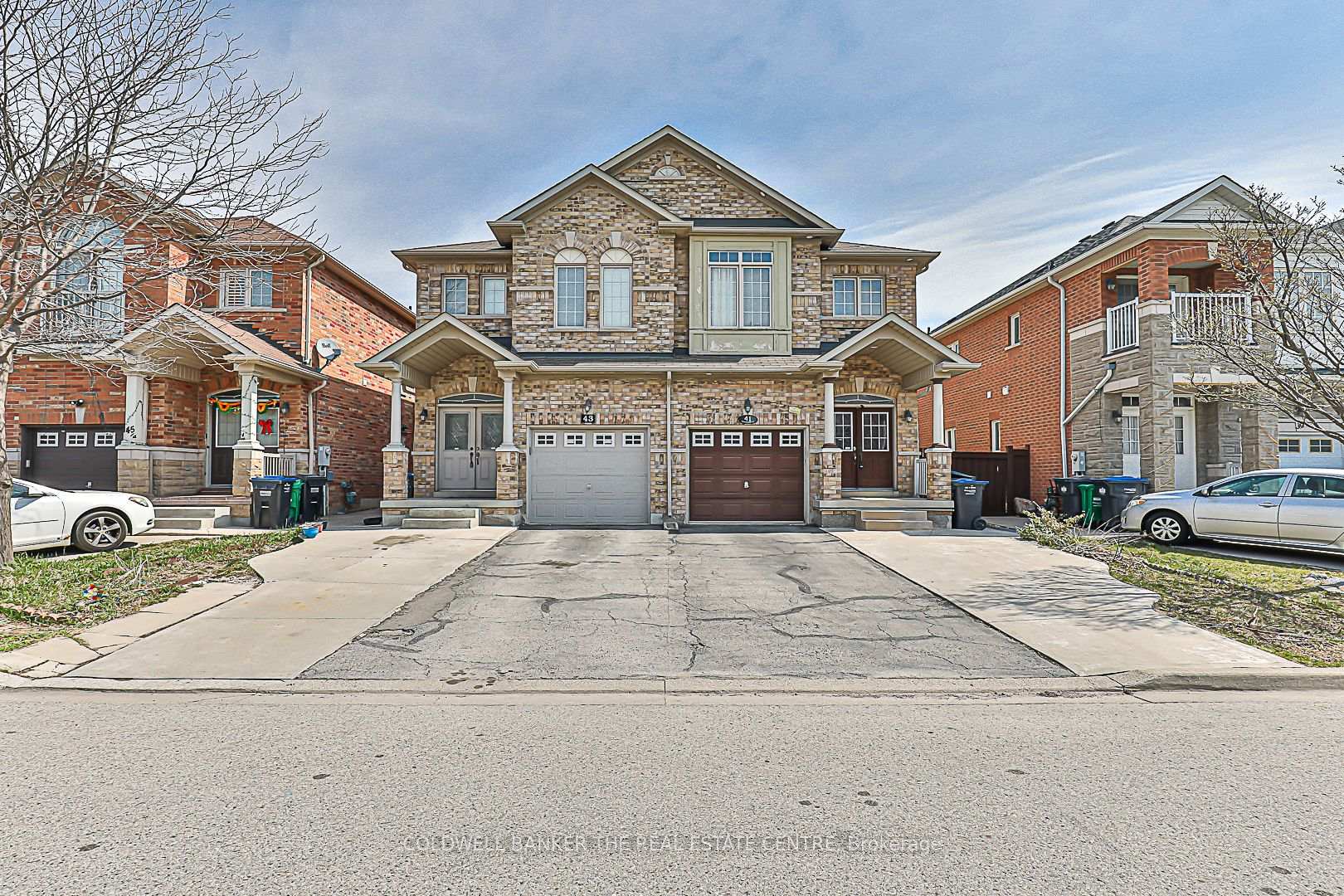 Photo 2 of 43 Crystalview Crescent, Brampton, Bram East — HOMEH