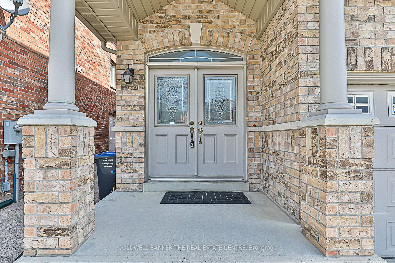 Photo 3 of 43 Crystalview Crescent, Brampton, Bram East — HOMEH