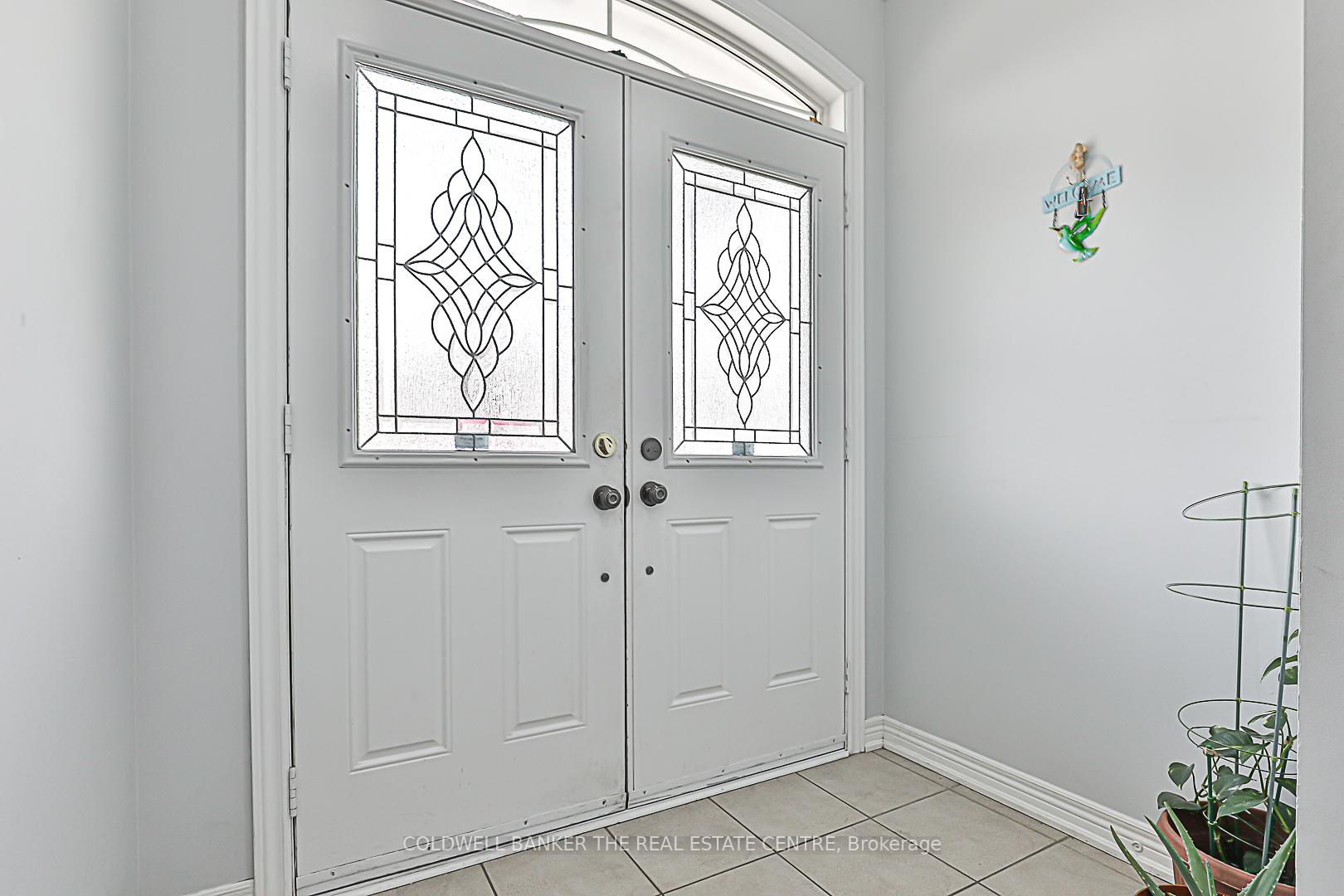 Photo 4 of 43 Crystalview Crescent, Brampton, Bram East — HOMEH