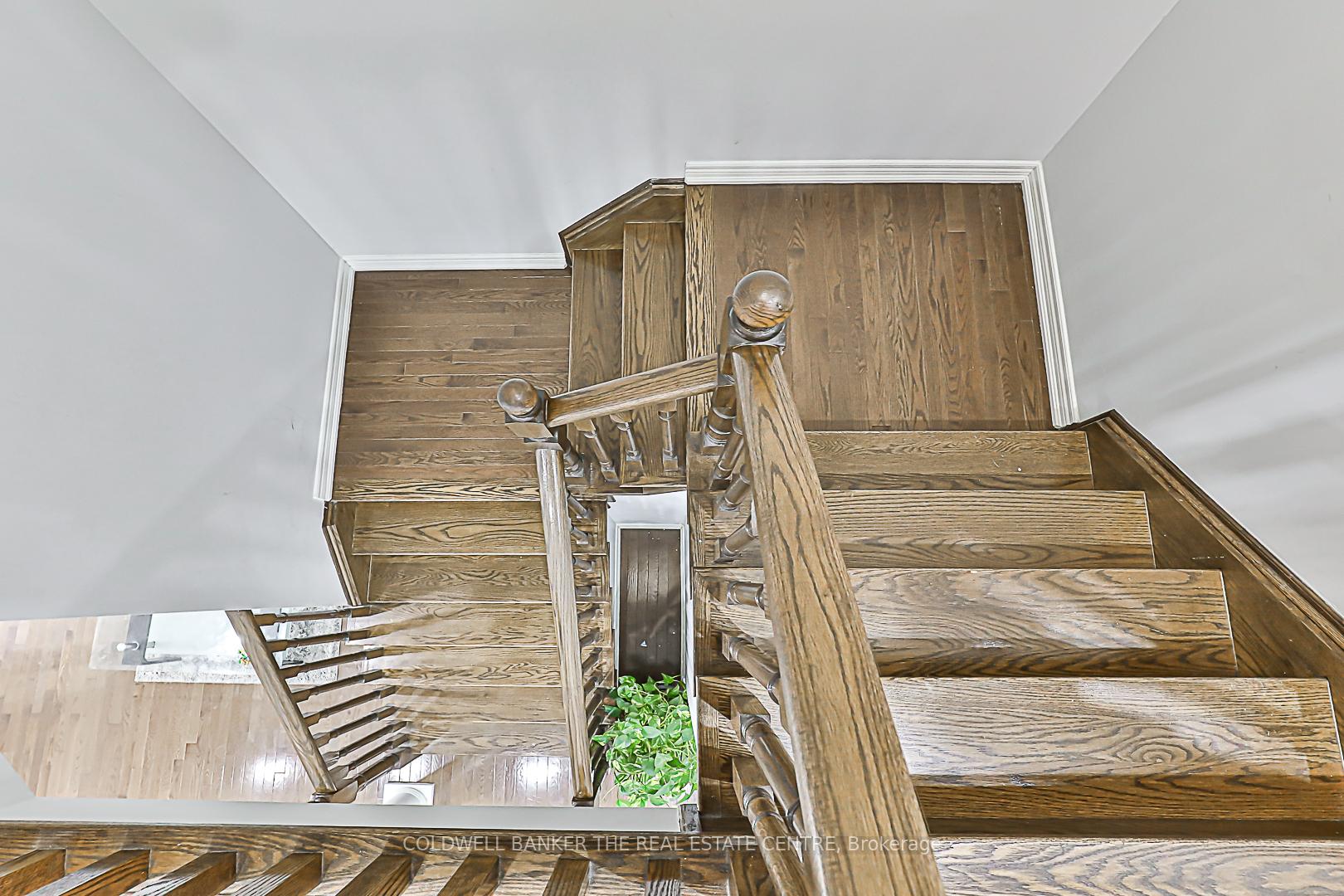 Photo 17 of 43 Crystalview Crescent, Brampton, Bram East — HOMEH