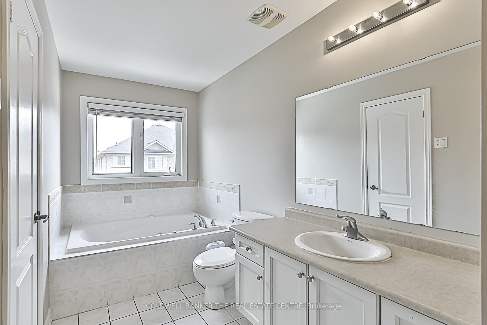 Photo 19 of 43 Crystalview Crescent, Brampton, Bram East — HOMEH