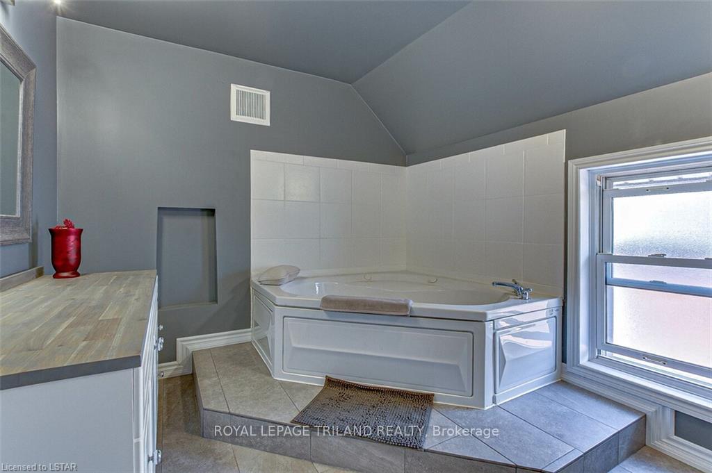 Photo 16 of 126 Inkerman Street, St. Thomas — HOMEH