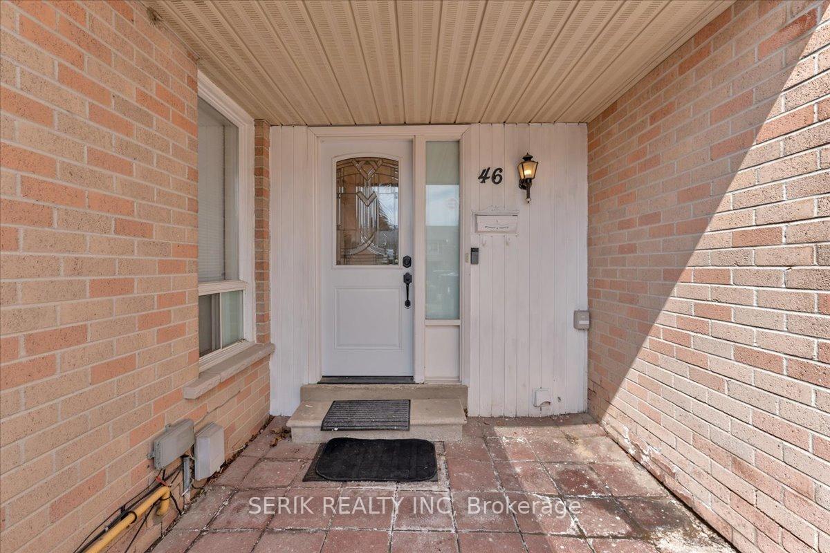 Photo 4 of 46 Primrose Crescent, Brampton, Heart Lake West — HOMEH
