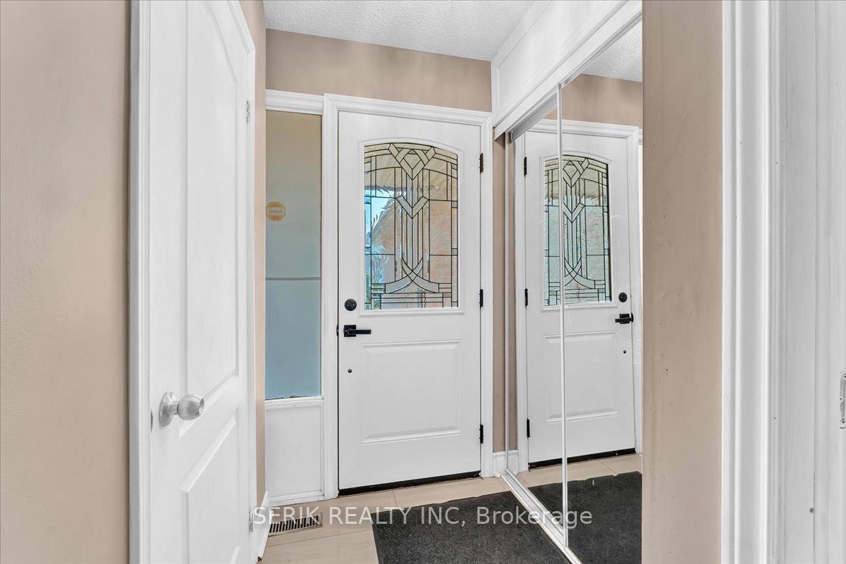 Photo 5 of 46 Primrose Crescent, Brampton, Heart Lake West — HOMEH