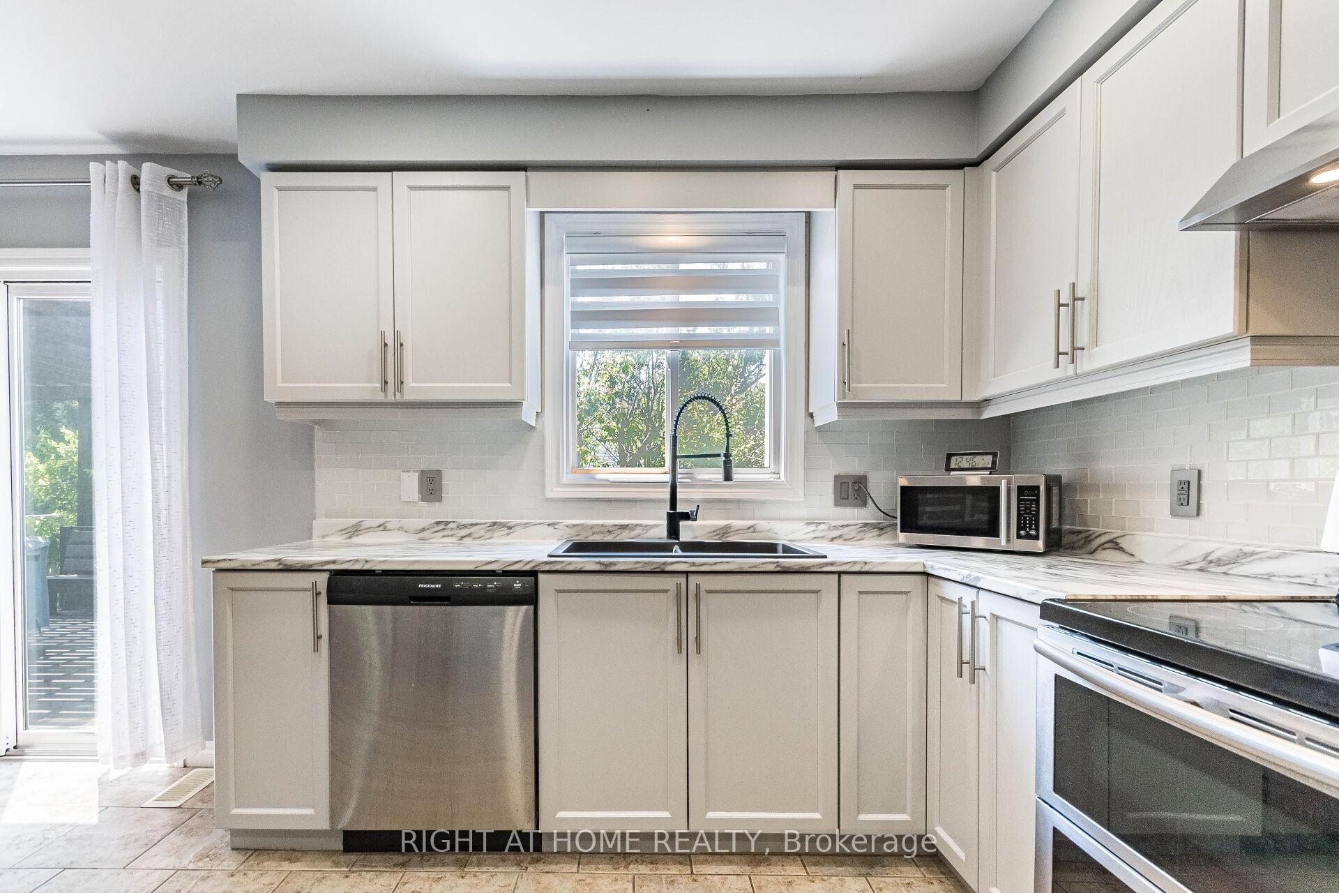 Photo 12 of 64 Solsbury Crescent, Hamilton, Mount Hope — HOMEH