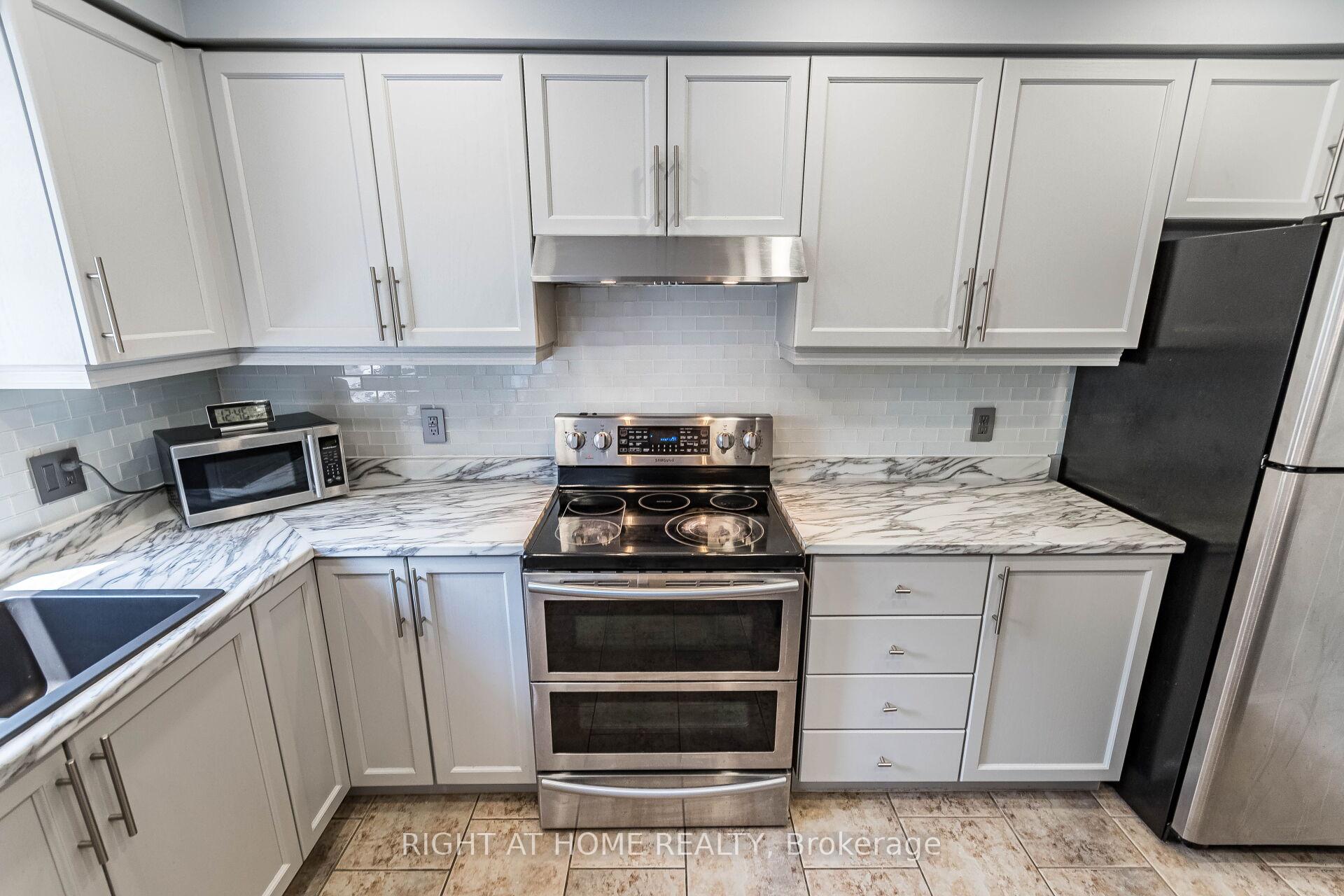 Photo 14 of 64 Solsbury Crescent, Hamilton, Mount Hope — HOMEH