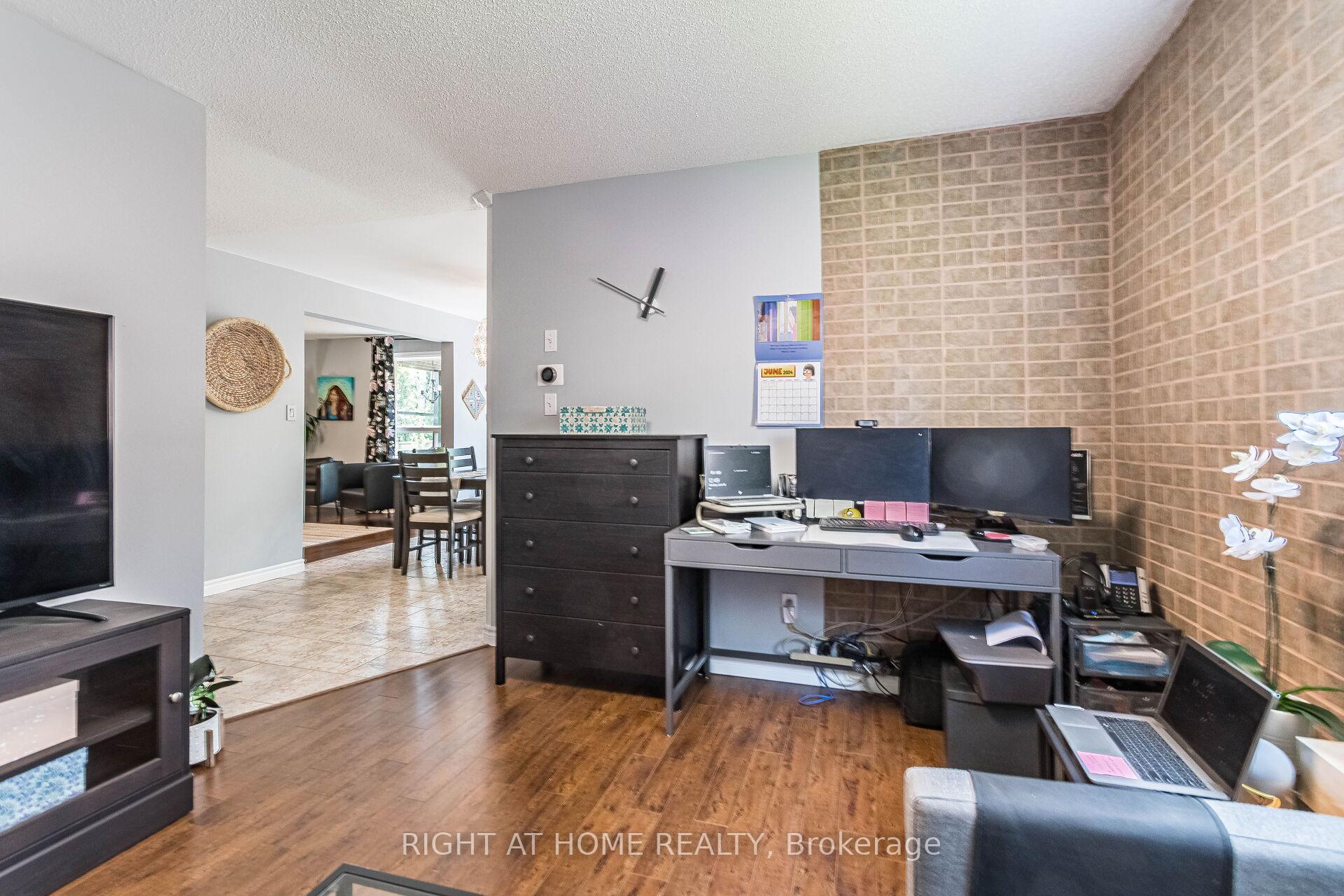 Photo 16 of 64 Solsbury Crescent, Hamilton, Mount Hope — HOMEH