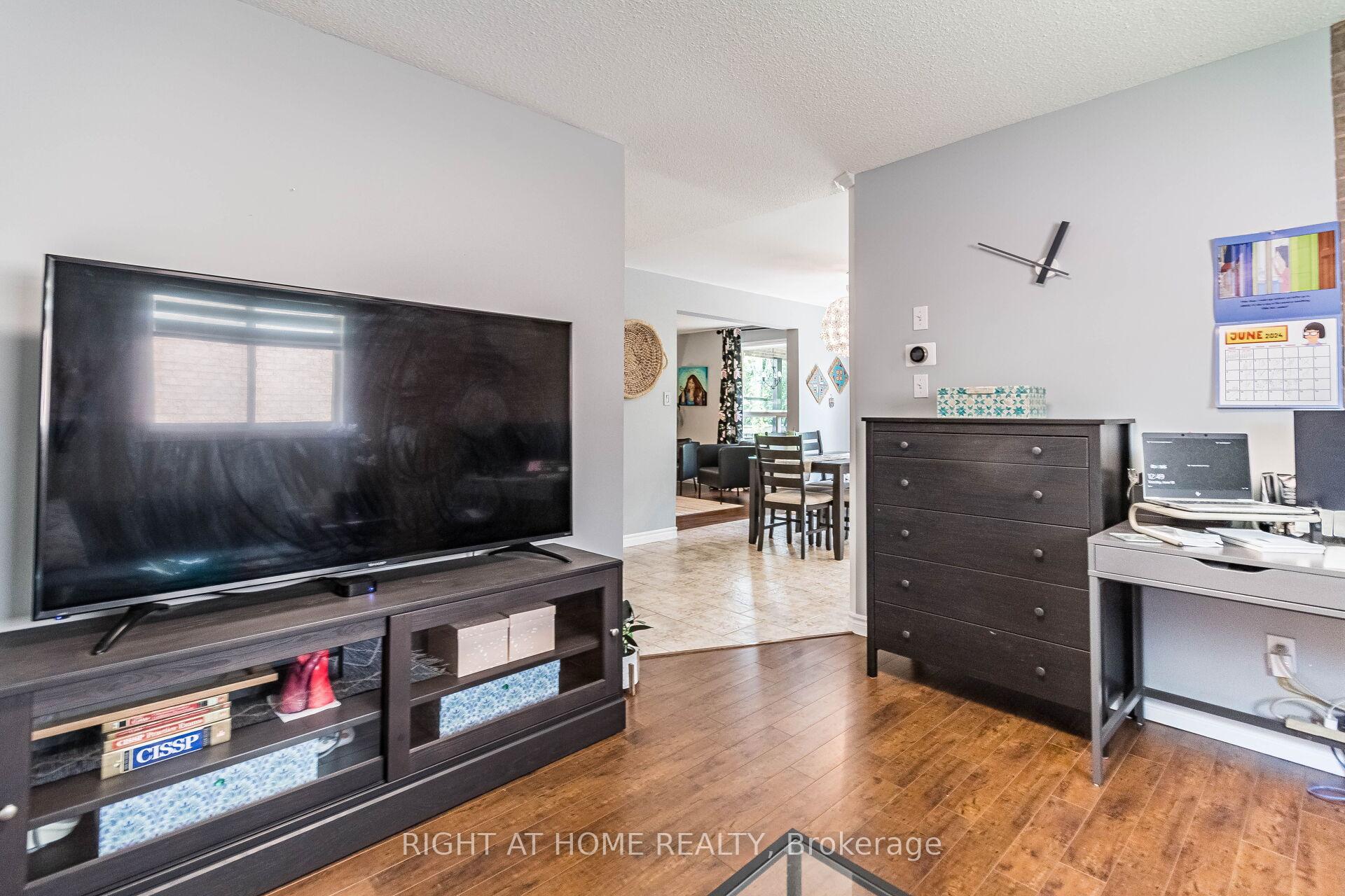 Photo 17 of 64 Solsbury Crescent, Hamilton, Mount Hope — HOMEH