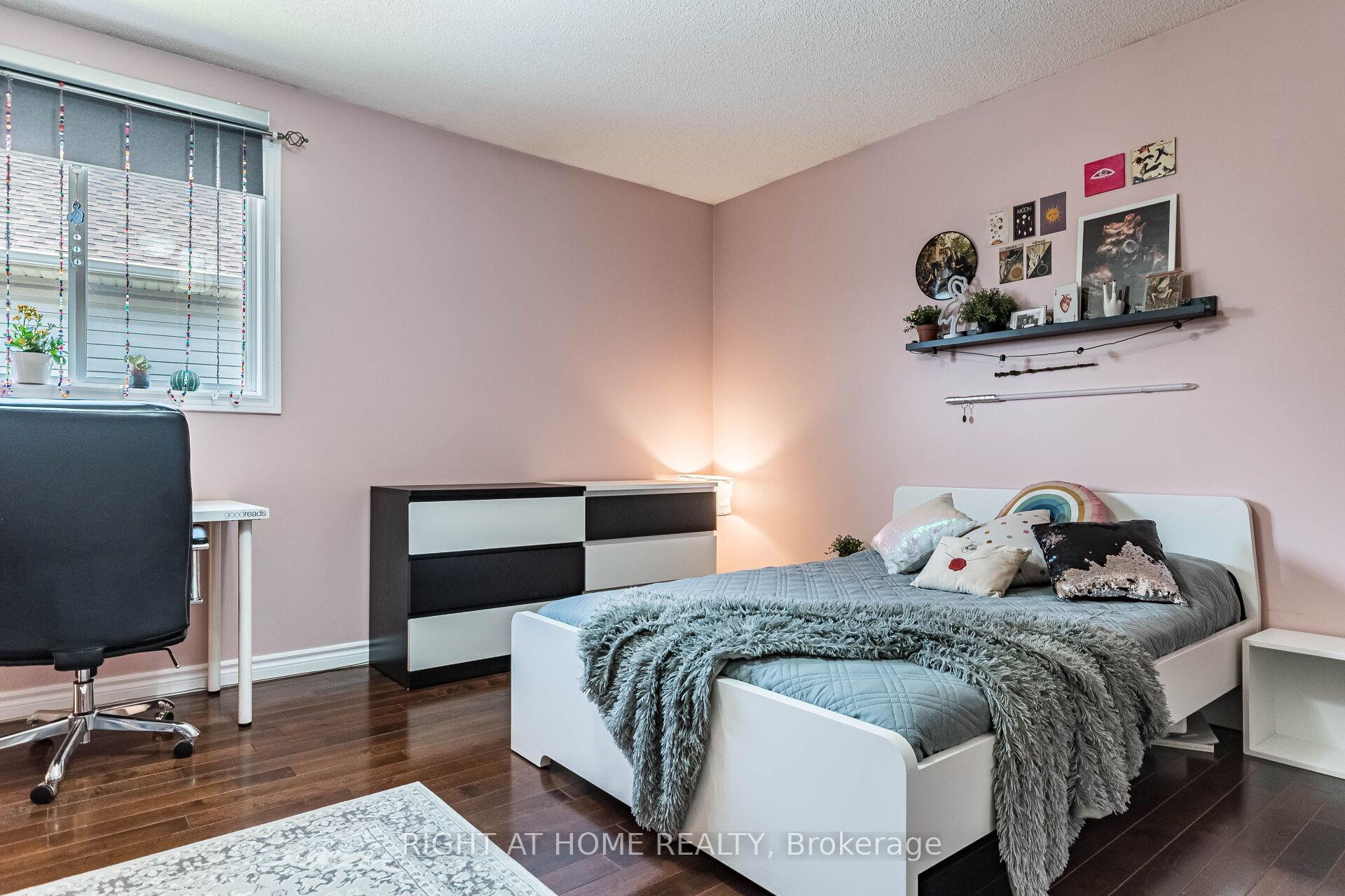 Photo 26 of 64 Solsbury Crescent, Hamilton, Mount Hope — HOMEH
