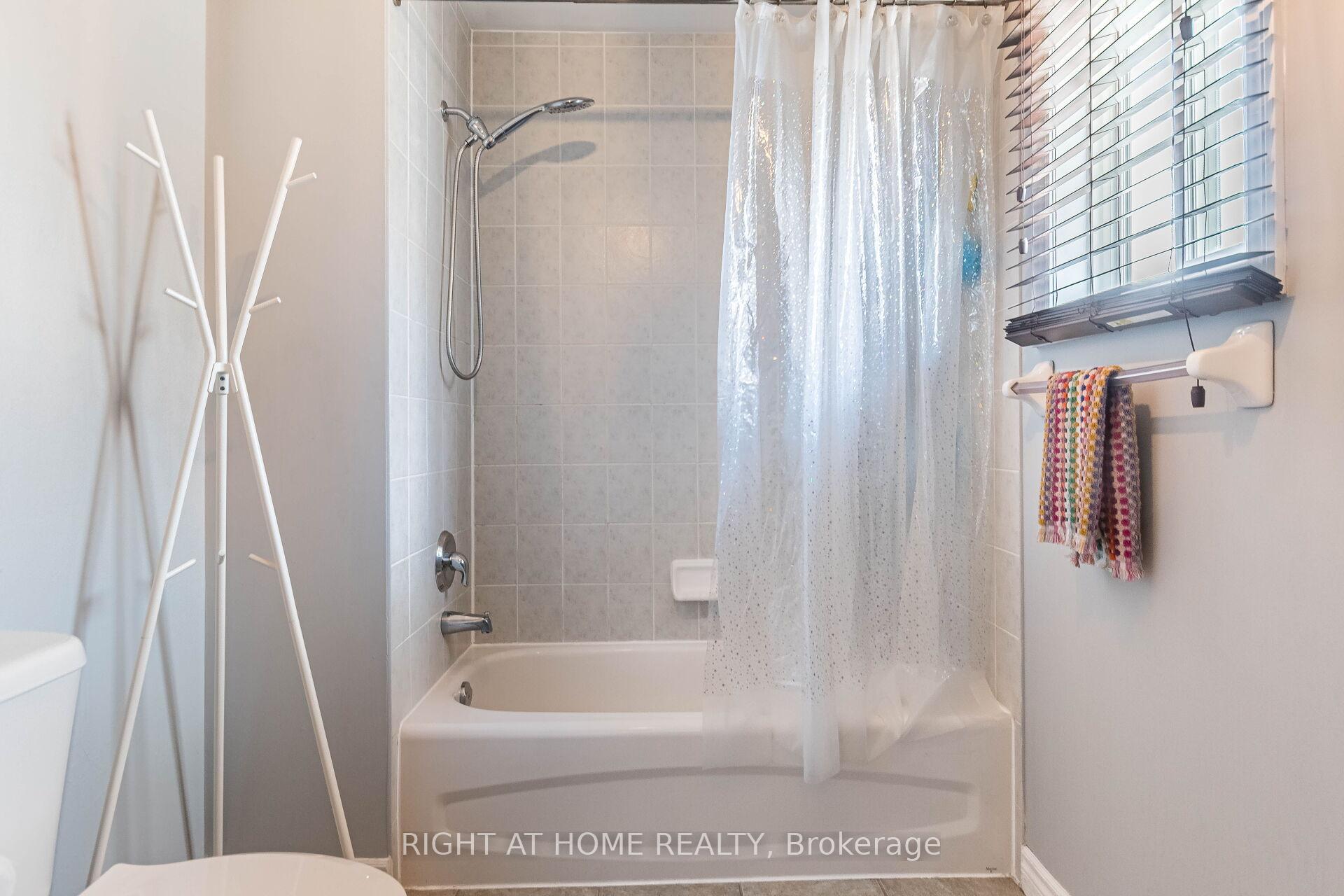 Photo 29 of 64 Solsbury Crescent, Hamilton, Mount Hope — HOMEH