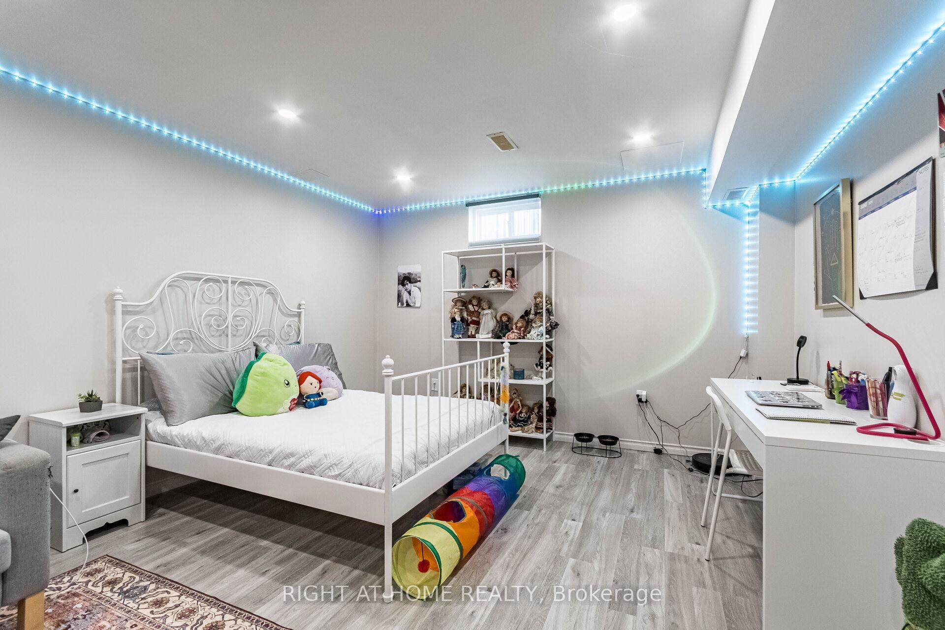 Photo 33 of 64 Solsbury Crescent, Hamilton, Mount Hope — HOMEH