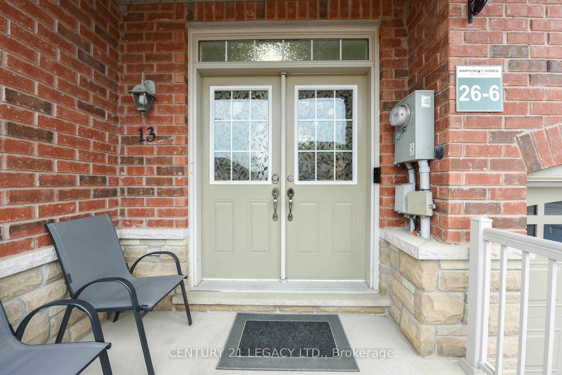 Photo 2 of 13 Seedland Crescent, Brampton, Sandringham-Wellington — HOMEH