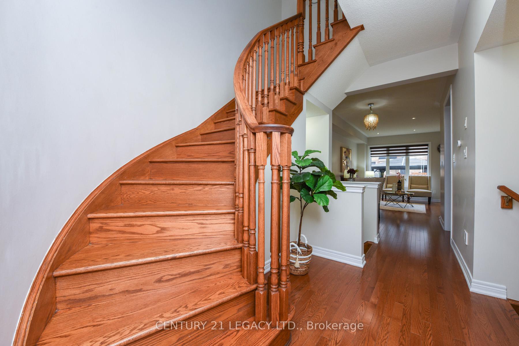 Photo 6 of 13 Seedland Crescent, Brampton, Sandringham-Wellington — HOMEH