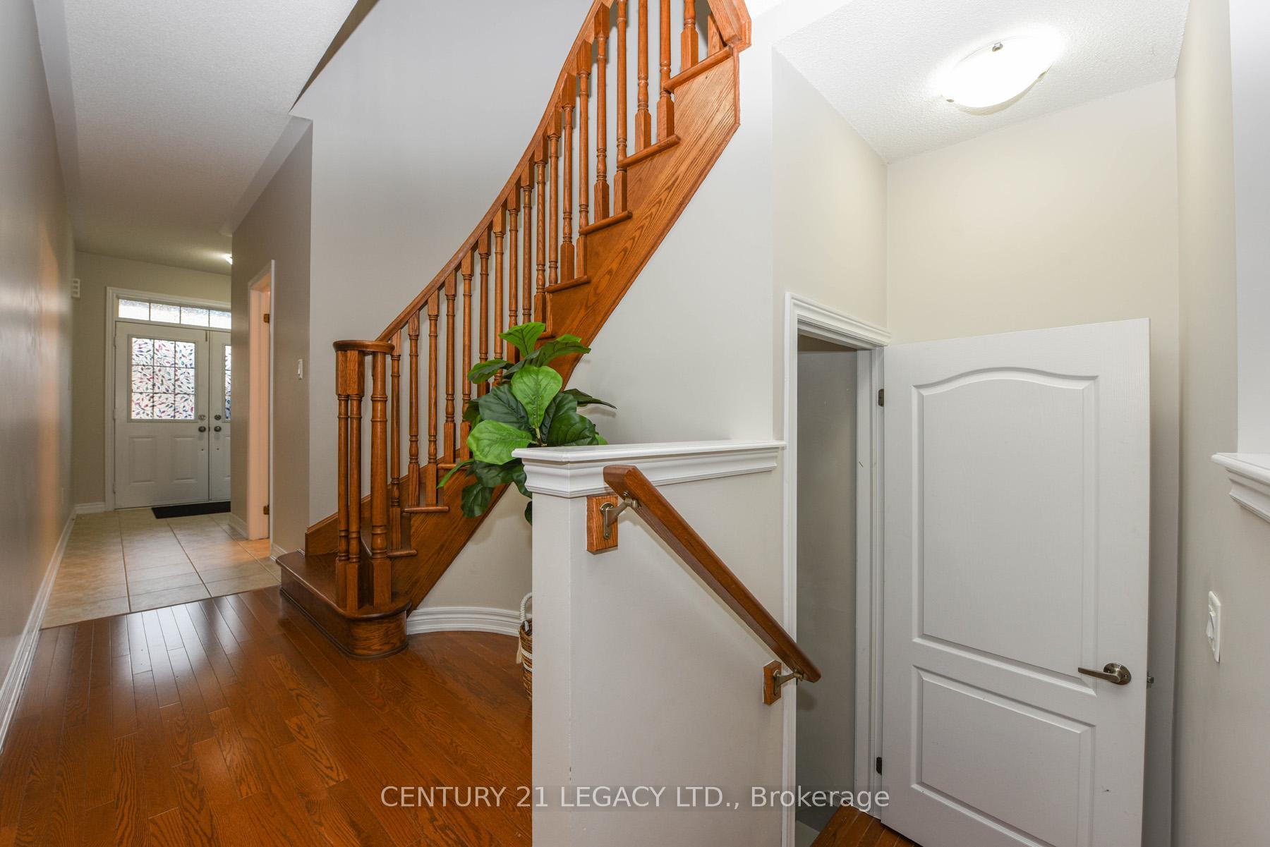 Photo 8 of 13 Seedland Crescent, Brampton, Sandringham-Wellington — HOMEH