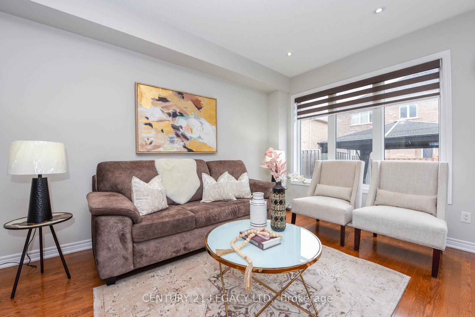 Photo 11 of 13 Seedland Crescent, Brampton, Sandringham-Wellington — HOMEH