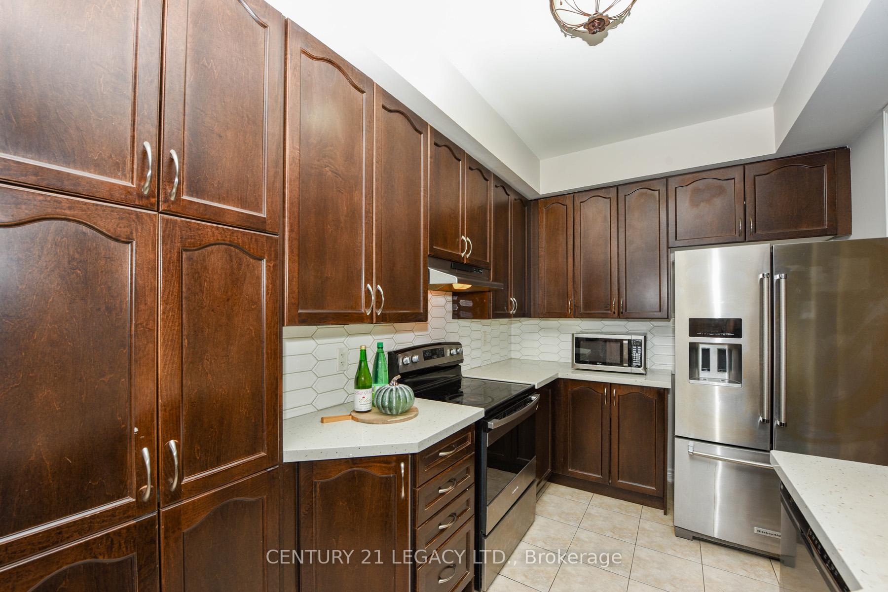 Photo 14 of 13 Seedland Crescent, Brampton, Sandringham-Wellington — HOMEH