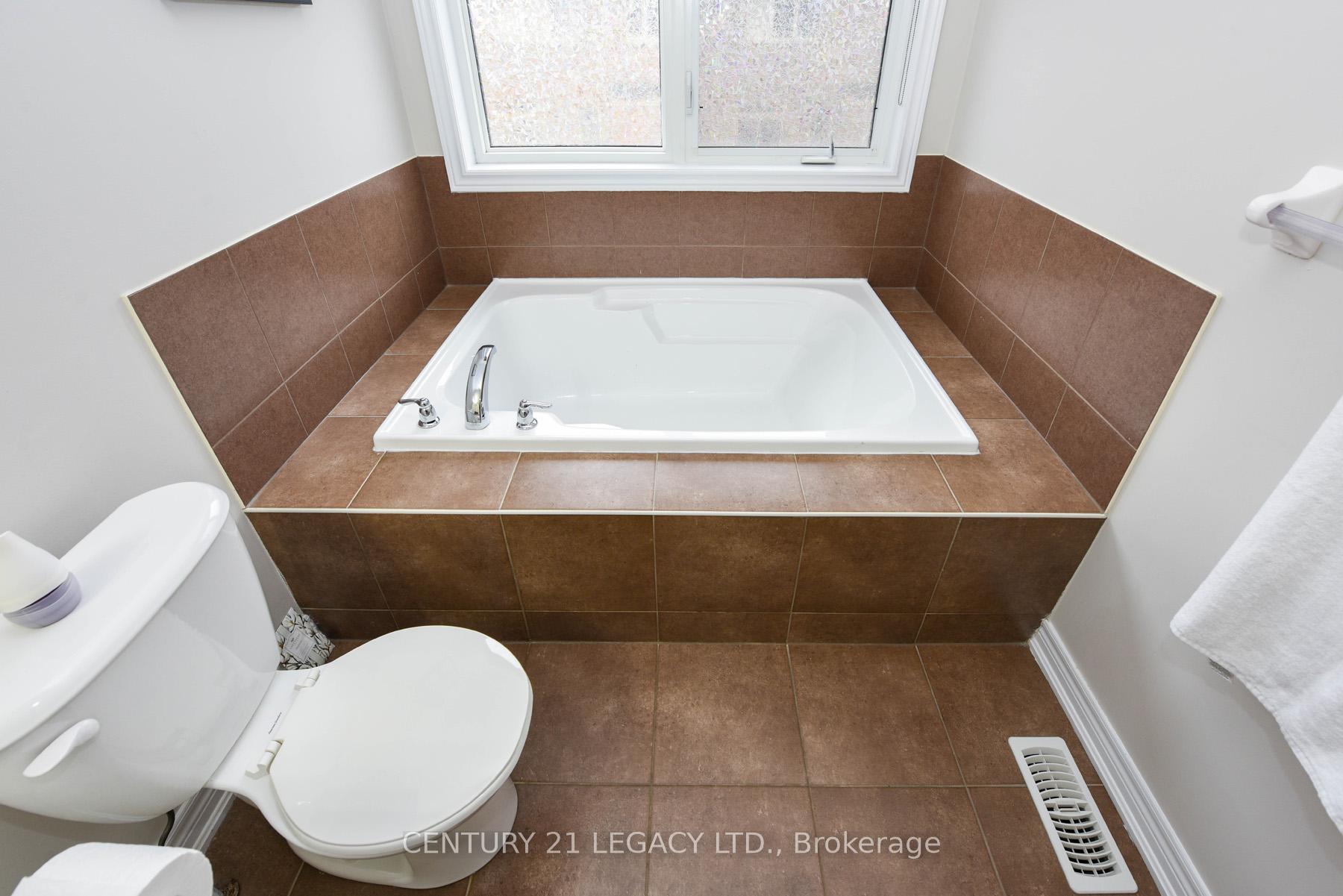 Photo 21 of 13 Seedland Crescent, Brampton, Sandringham-Wellington — HOMEH