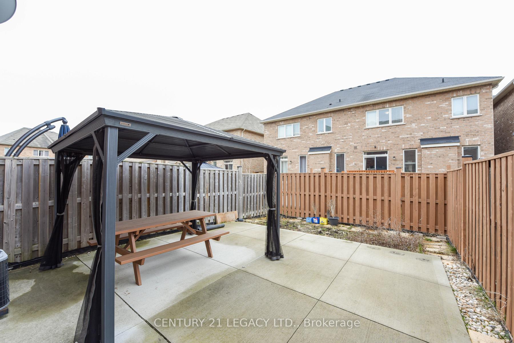 Photo 32 of 13 Seedland Crescent, Brampton, Sandringham-Wellington — HOMEH