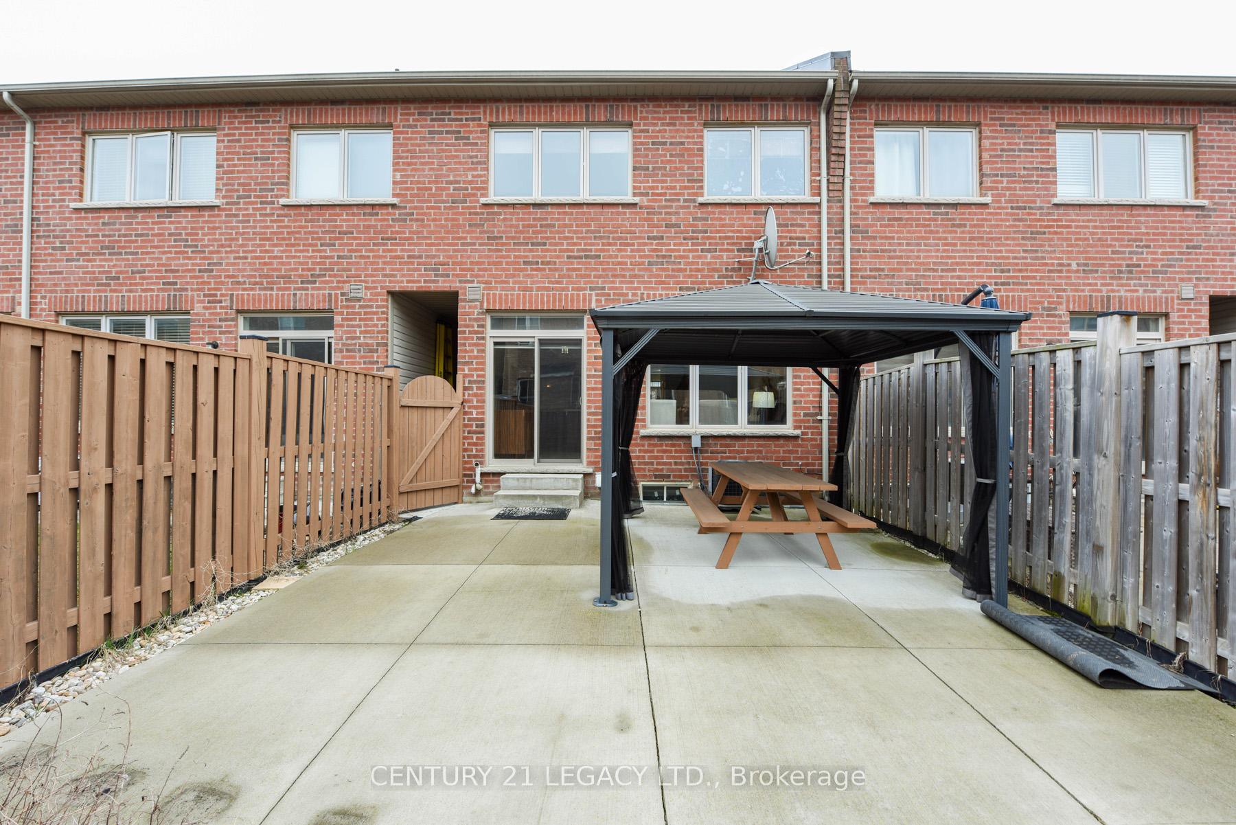 Photo 33 of 13 Seedland Crescent, Brampton, Sandringham-Wellington — HOMEH