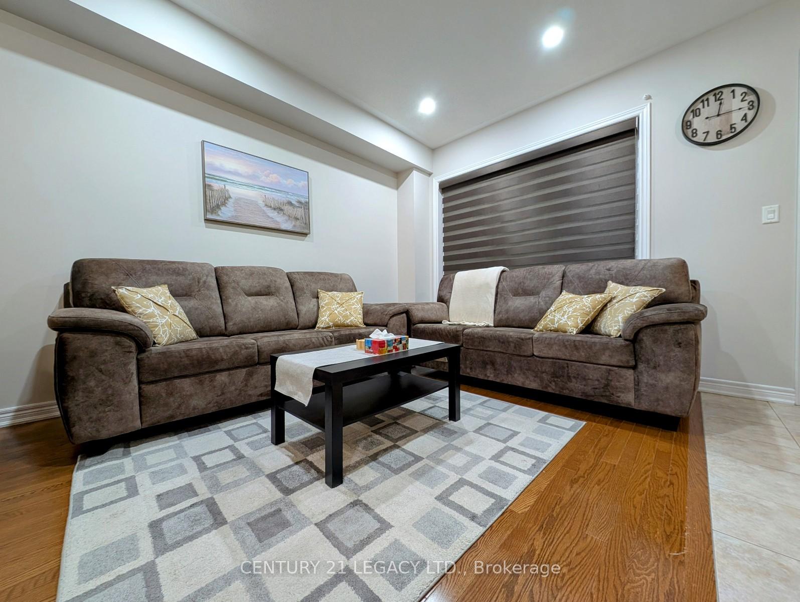 Photo 36 of 13 Seedland Crescent, Brampton, Sandringham-Wellington — HOMEH